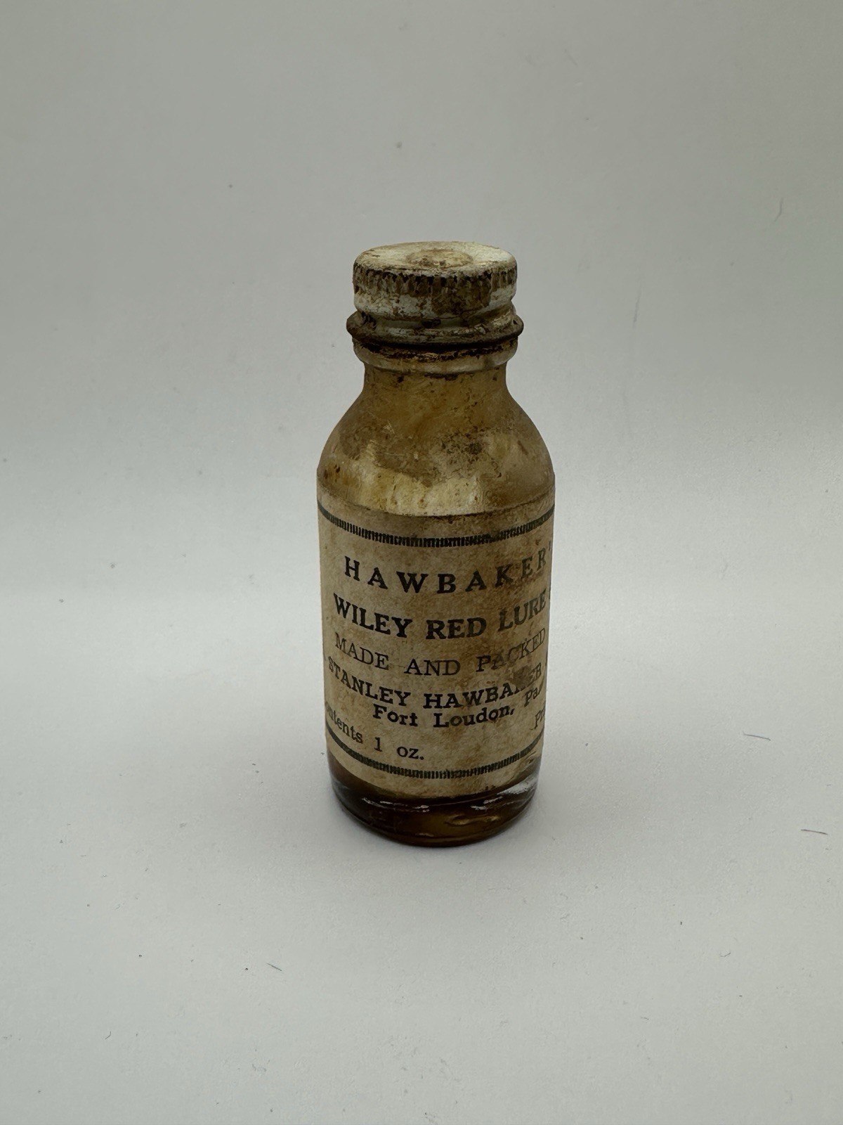 Antique Hawbaker’s Wiley Red Lure 1oz Bottle Fort Loudon Pa Vintage Paper Label