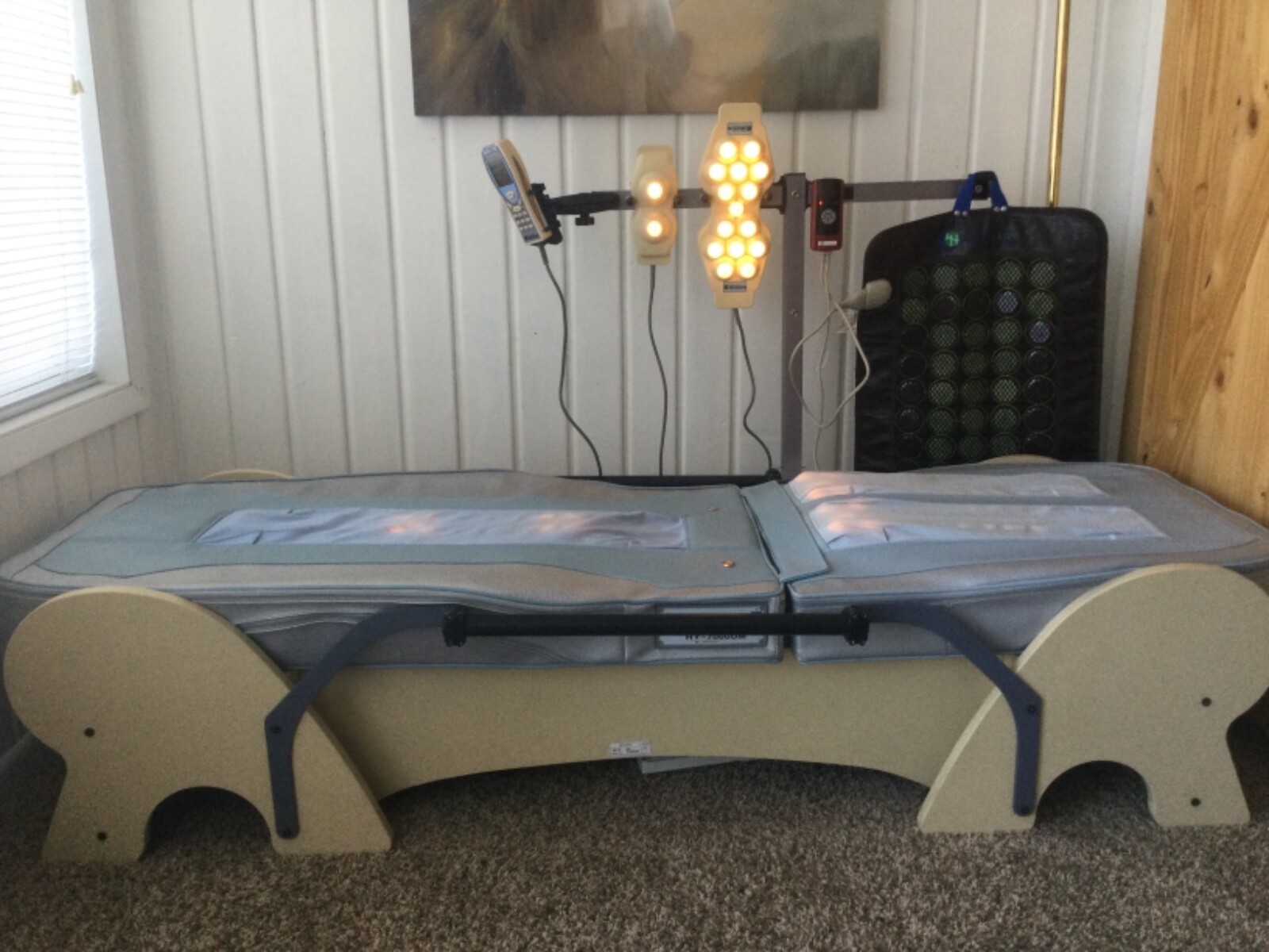 Migun hy-7000UM Wood frame massage table-Custom Handrail-Accessory bracket-mat