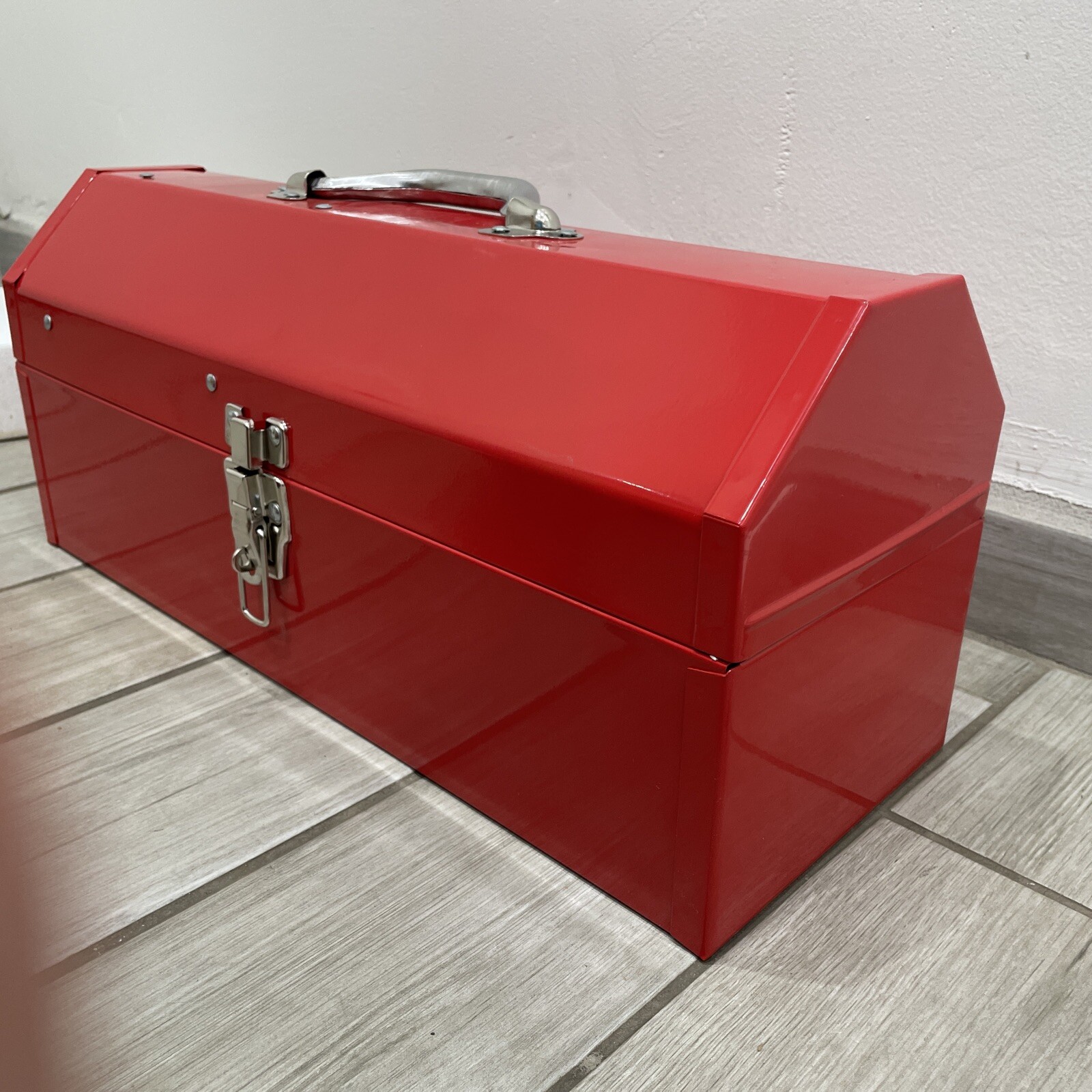 (C) Cortina 95-04-004 Roadside Emergency Kit With Steel Case 3-Triangles⚡️