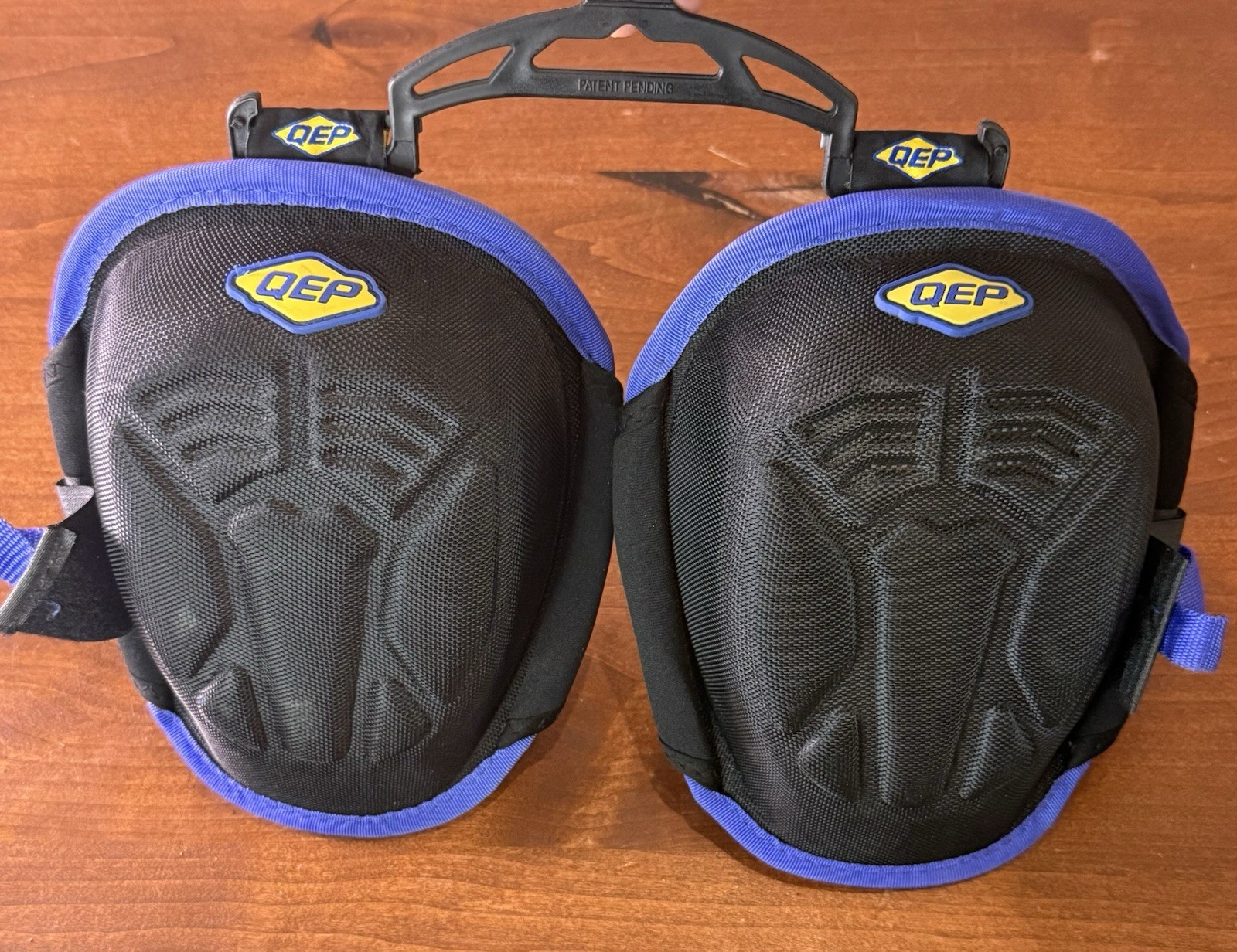 KNEE PADS WITH GEL CUSHIONING BRAND NEW