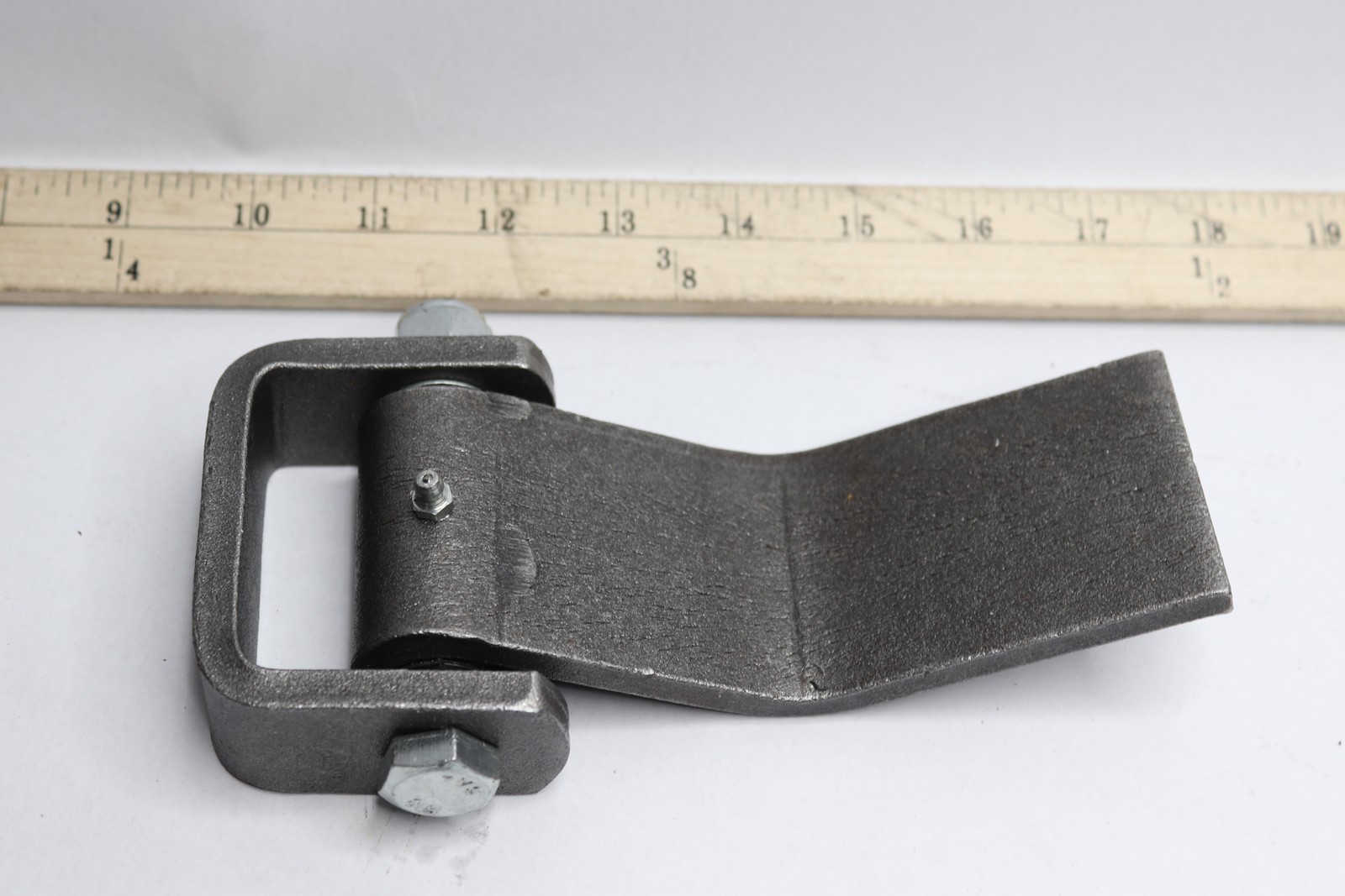 Auto Weld-on Heavy Duty Hinge Leaf Strap Style w/ Grease Zerk Fitting Steel 7" L