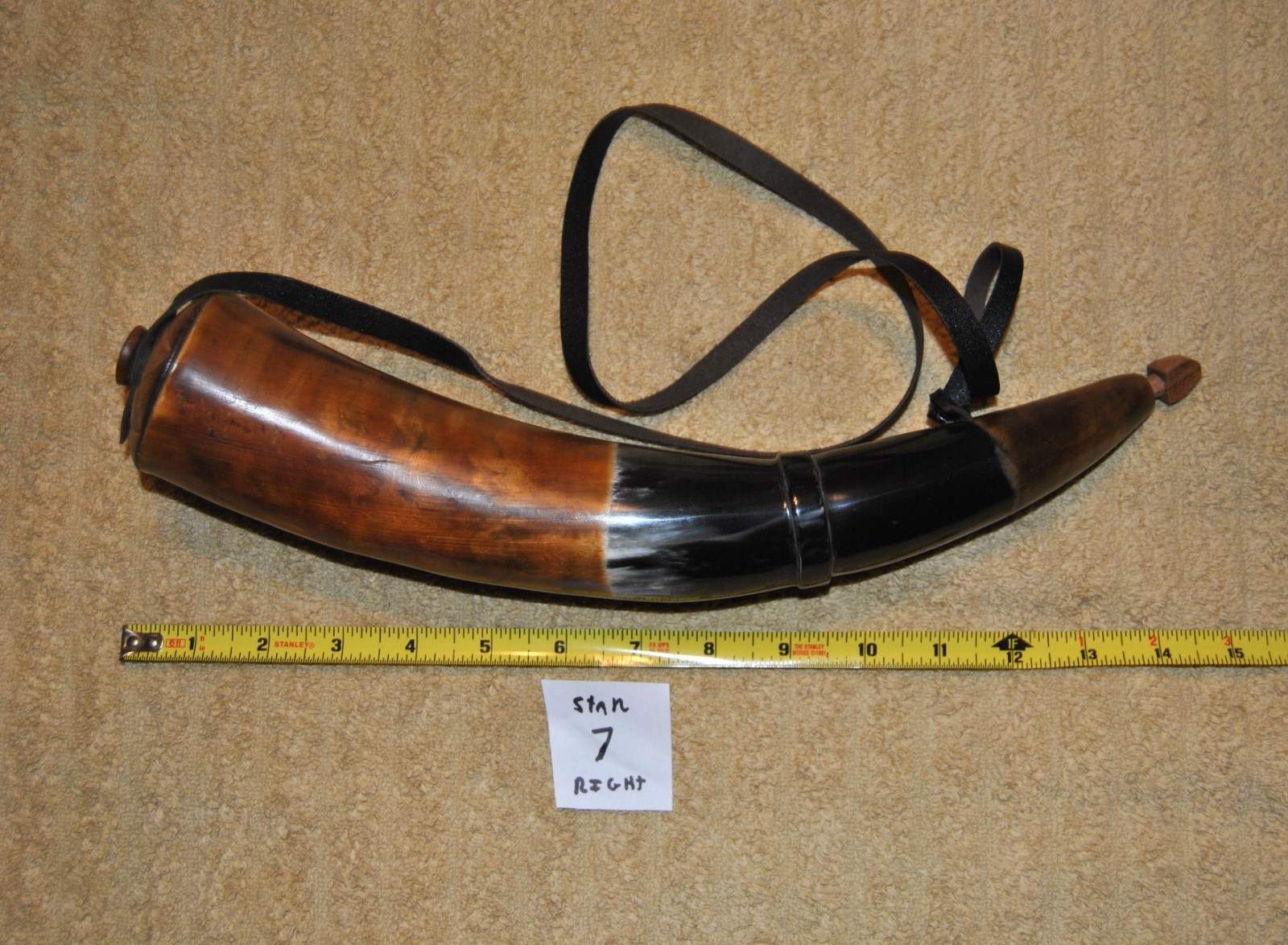 Carved End Powder Horn.  Right Carry. The 1 you see is the one you get. (7)