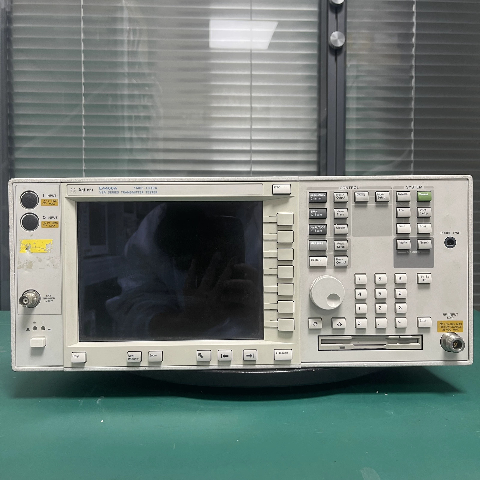 HP AGILENT E4406A Vector Signal Analyzer KEYSIGHT E4406A 7MHz-4.0GHz