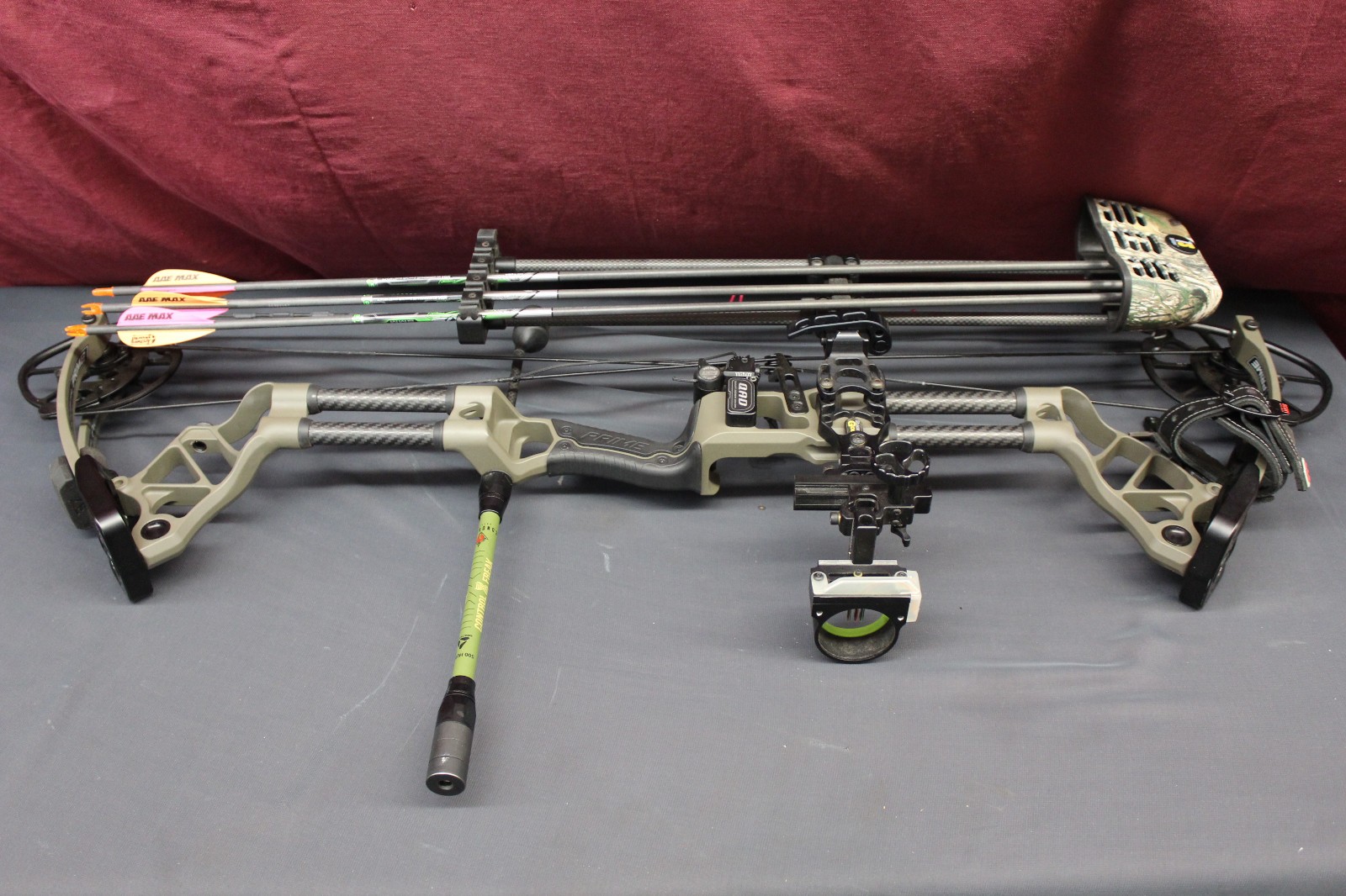 Prime Form 34 Compound Bow (RH) with Sight/Quiver/Stabilizer/Release