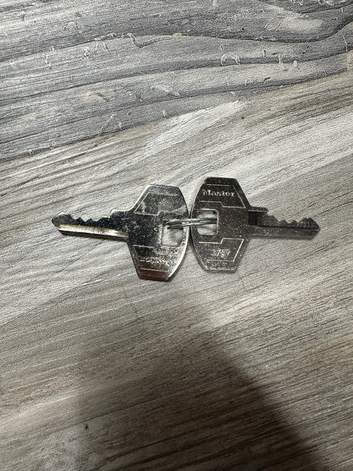 Lockable MASTER LOCK Trailer Hitch Pin With Keys