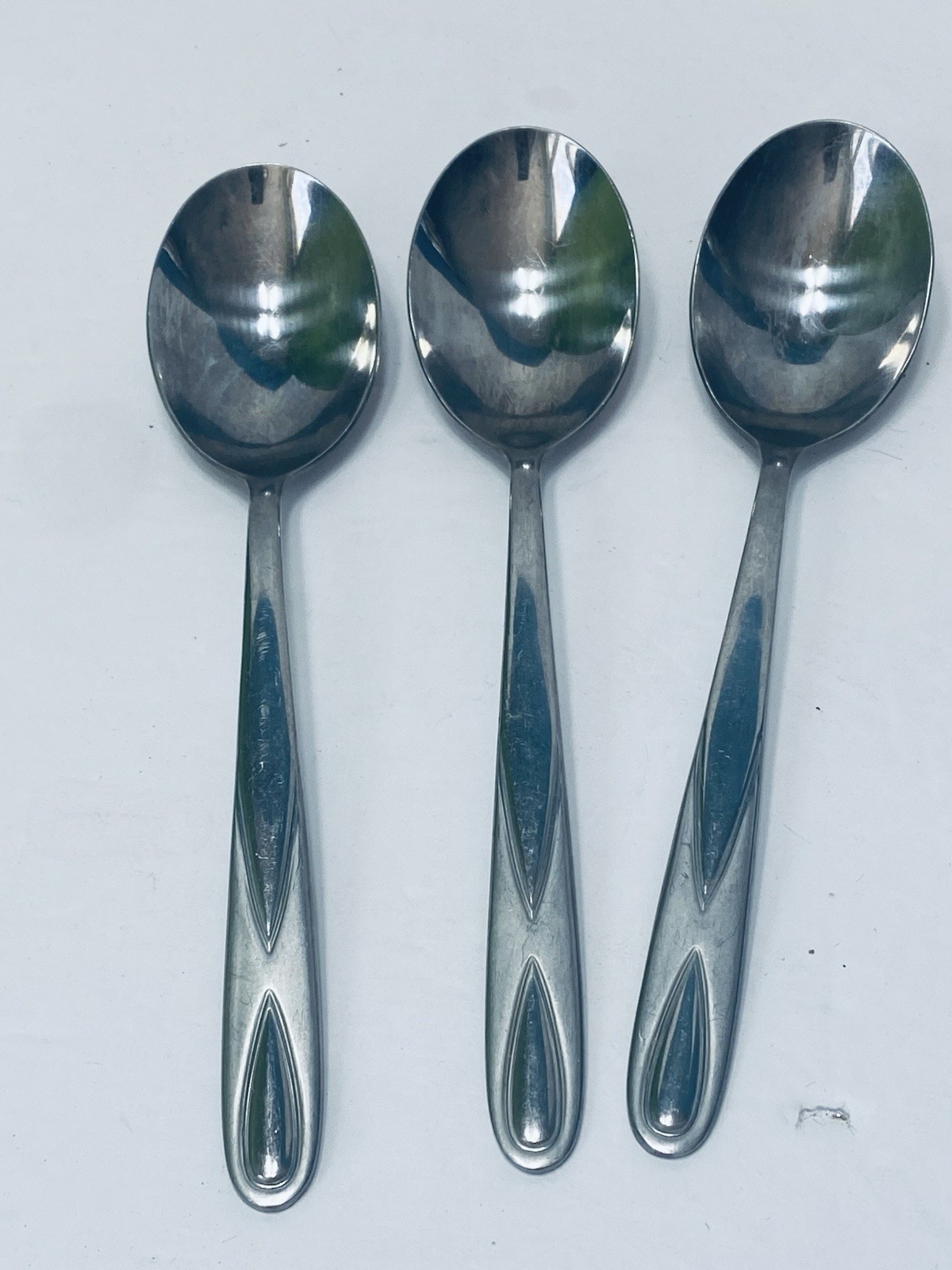 3 Vintage Oneida Gleason stainless steel  Flatware Dinner Soup Spoons 7”