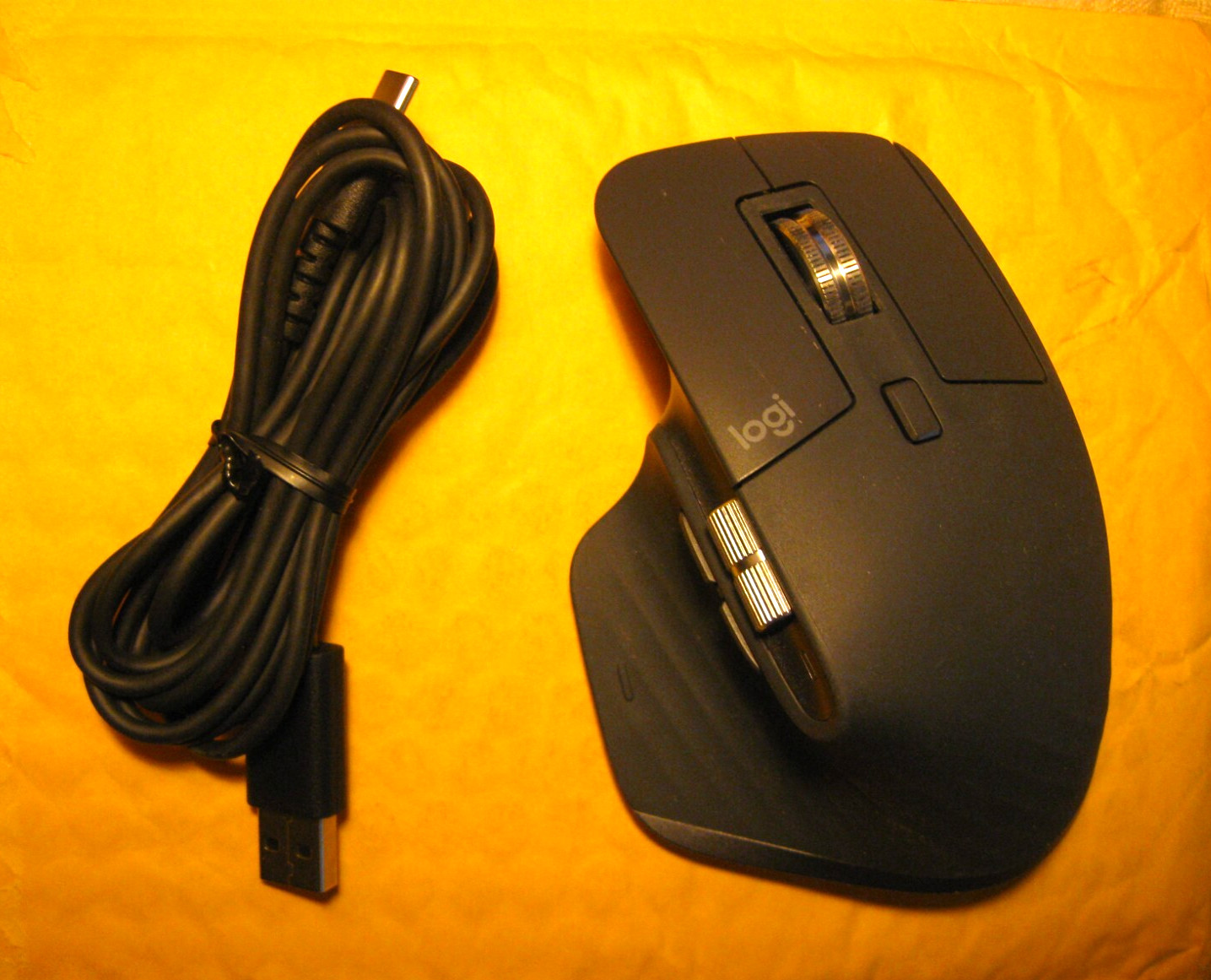 Logitech MX Master 3S Wireless Mouse Wireless Bluetooth- with Charger Cable READ
