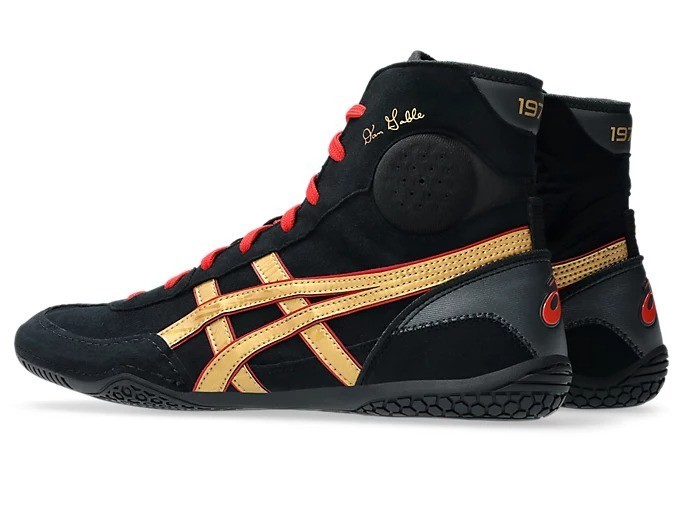 ASICS DAN GABLE EVO 3 1081A052 002 Black Pure Gold Wrestling Shoes