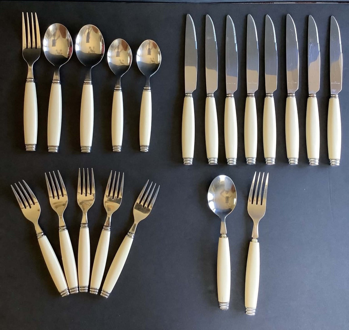 Pfaltzgraff Tabletones Stainless Steel Flatware Set Feat. Ivory Plastic Handles