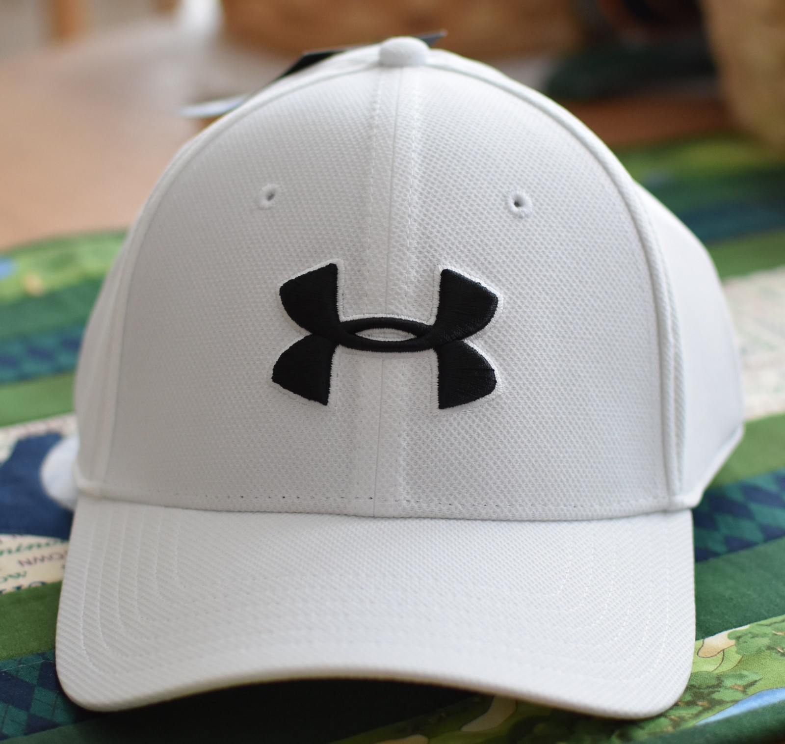 NWT UNDER ARMOUR Blitzing Mens Flex Fitted Hat-XL/XXL @$28 WHITE/BLACK Logos