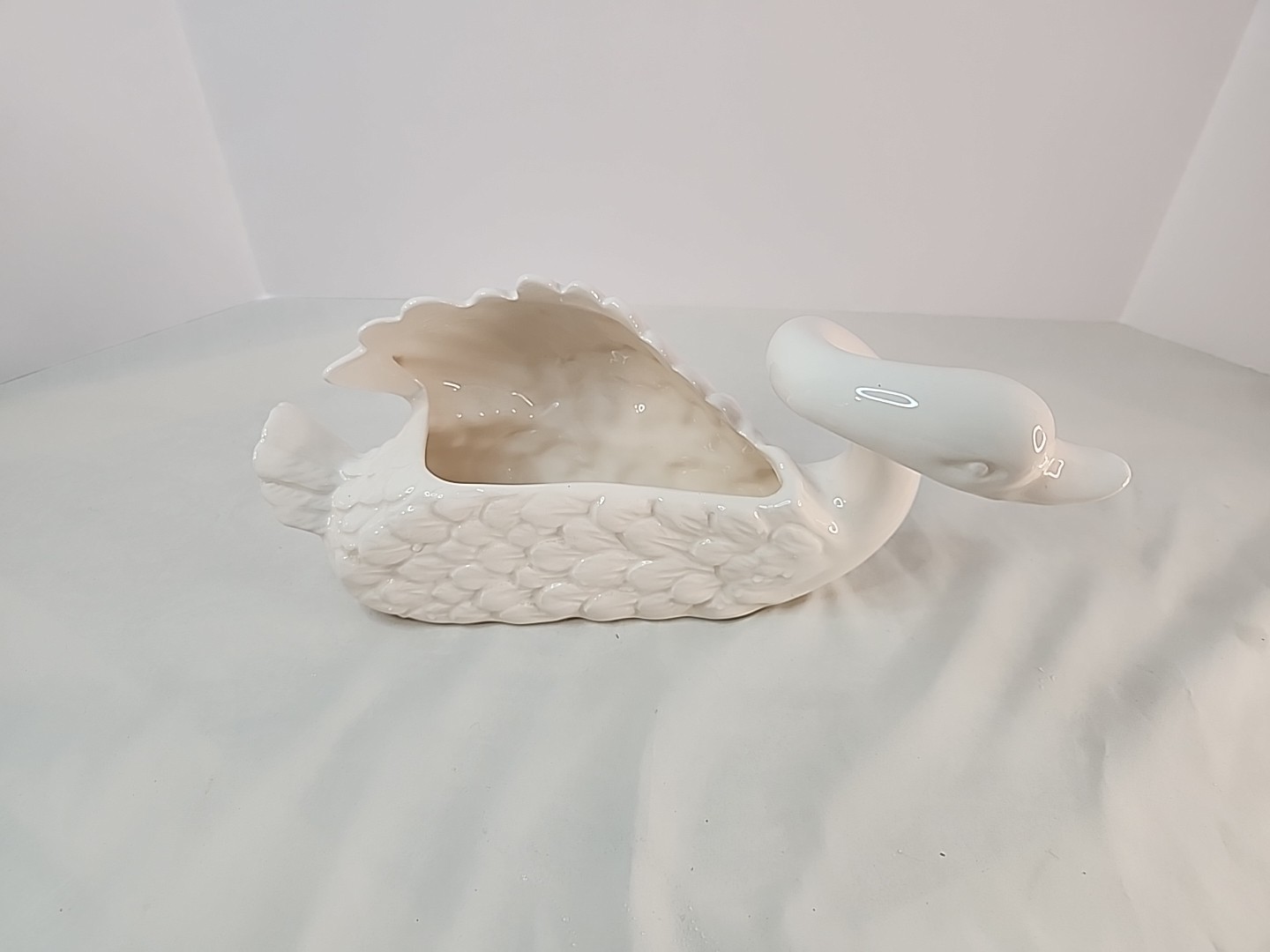 Dept 56 Ceramic Hugging Swan Planters Intertwined Necks White Japan PLEASE READ