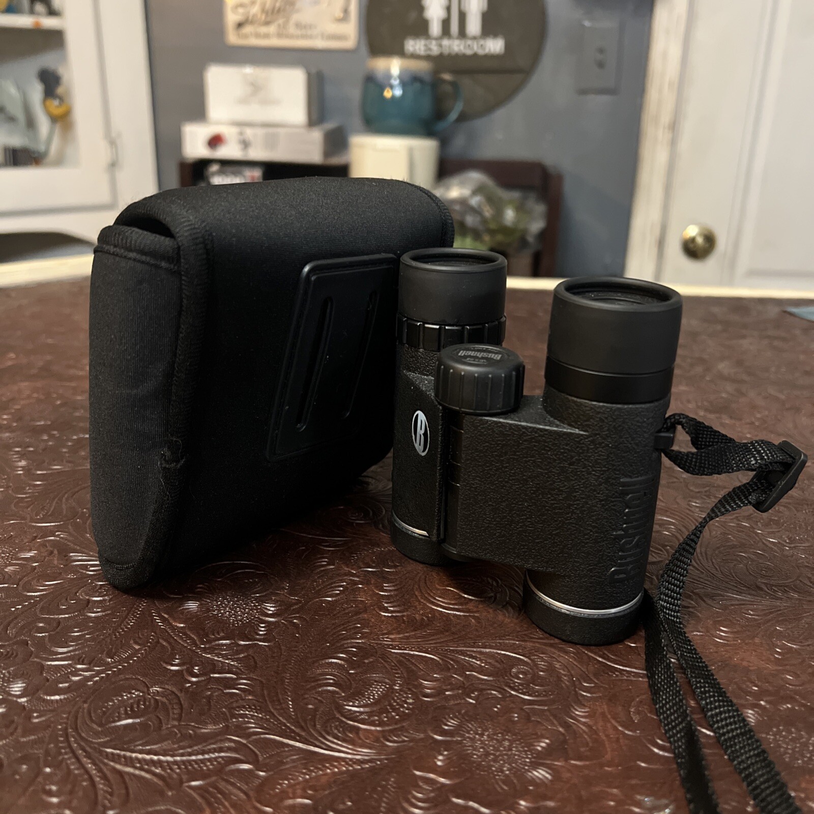 Bushnell Binoculars 10x25 FOV 330FT with Soft Shell Protector Case