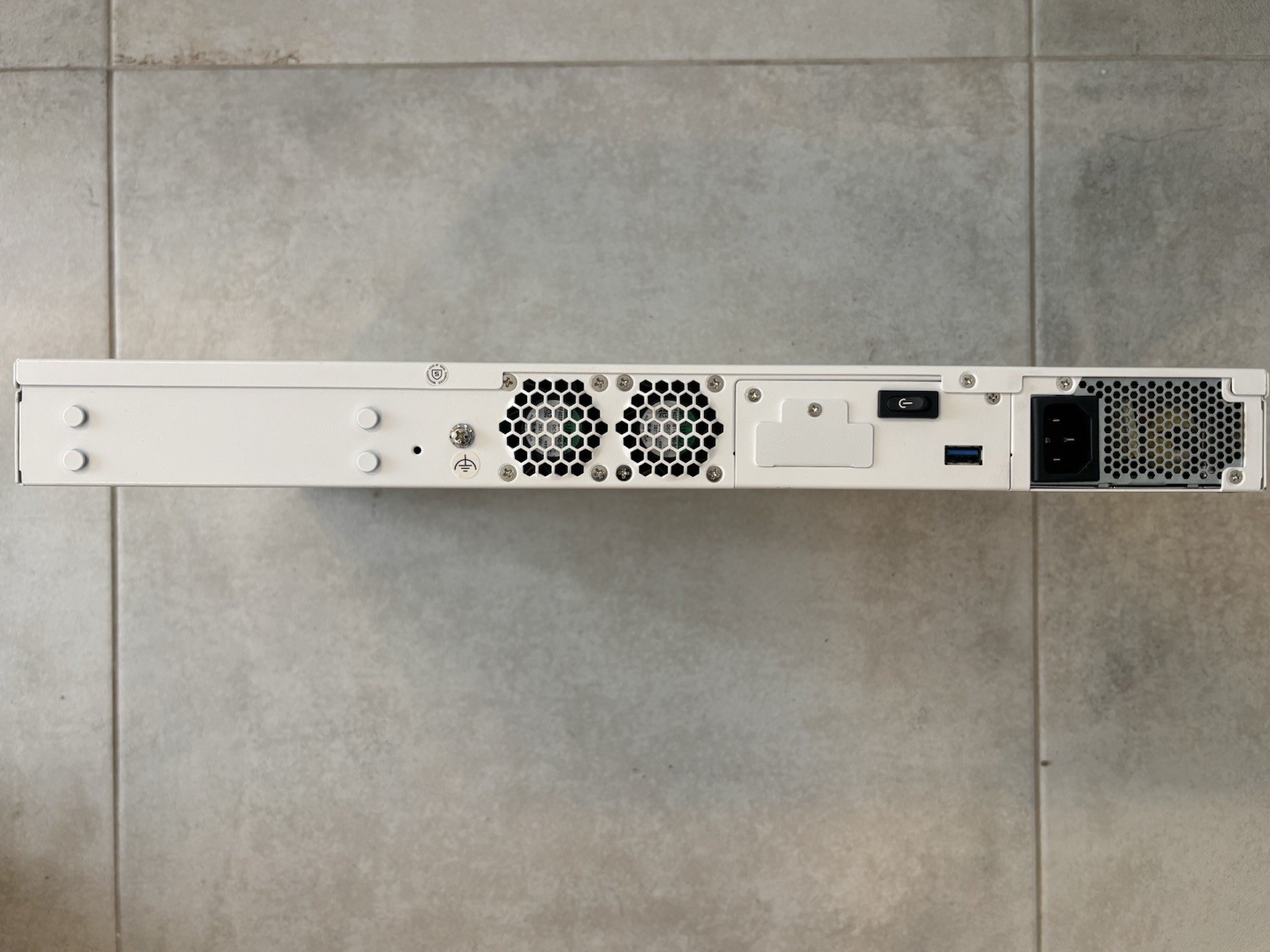 Sophos XGS 3100 Network Security/Firewall Appliance w/ Rack Ears and Power Cable