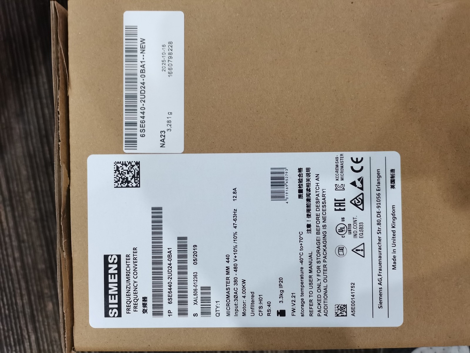 Factory Sealed Siemens 6SE6440-2UD24-0BA1 Free shipping