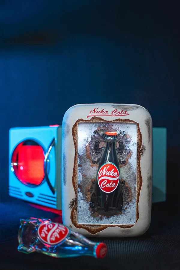 Fallout Nuka Cola Bottle Weathered Vending Machine LED Shadow Box NEW Bethesda