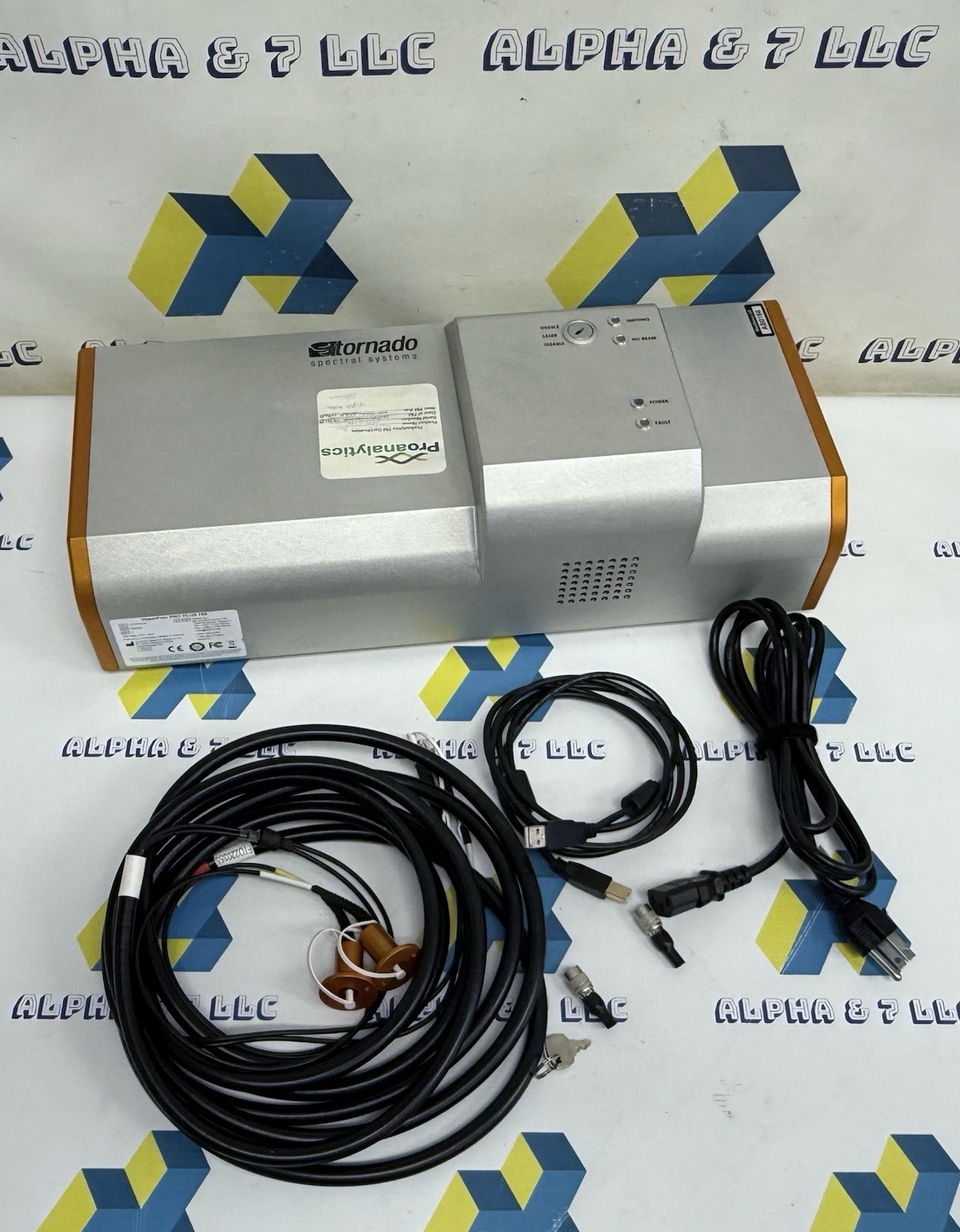 HyperFlux PRO PLUS 785 Raman Bandpass 200-3300 cm from 785 nm or 798-1060 nm