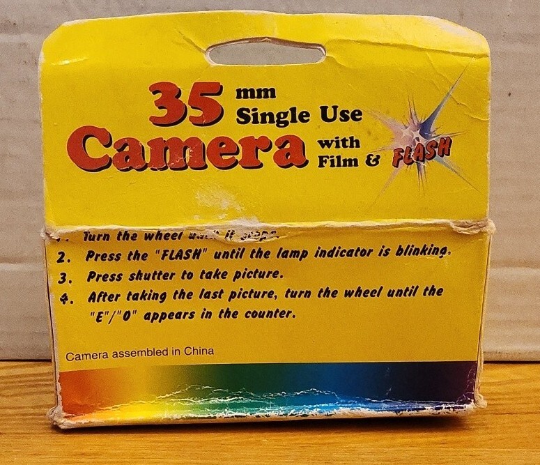 35mm Single Use Camera with Film & Flash 27 Pictures Indoor/Outdoor