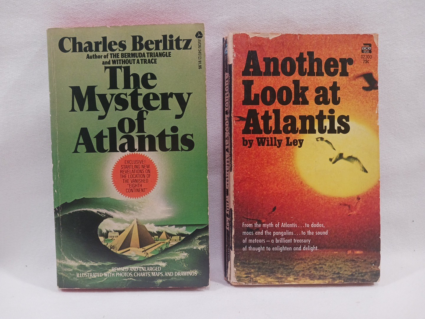 The Mystery of Atlantis & Another Look At Charles Berlitz Willy Ley Vintage PB