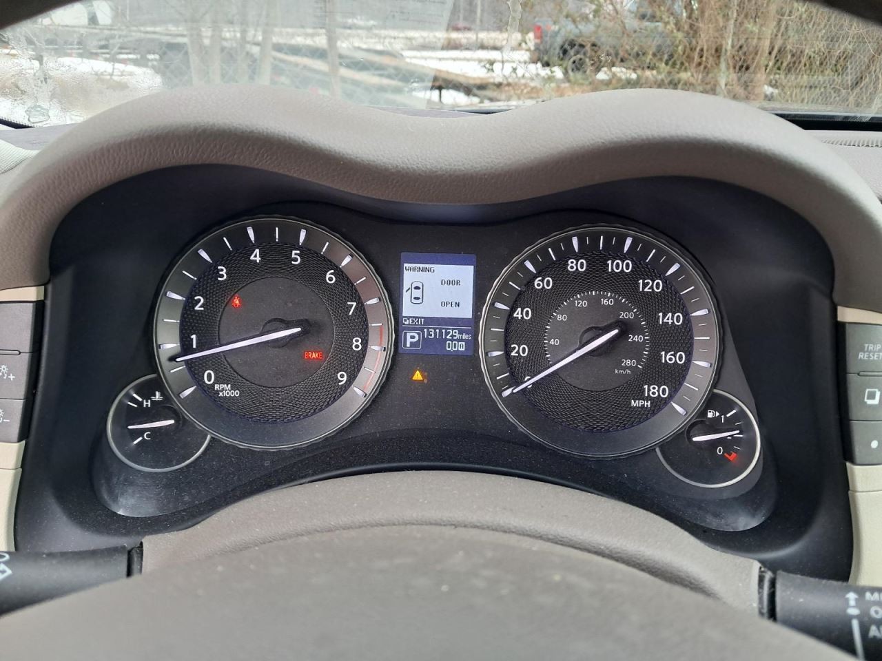 Q70 2015 Glove Box 4954329