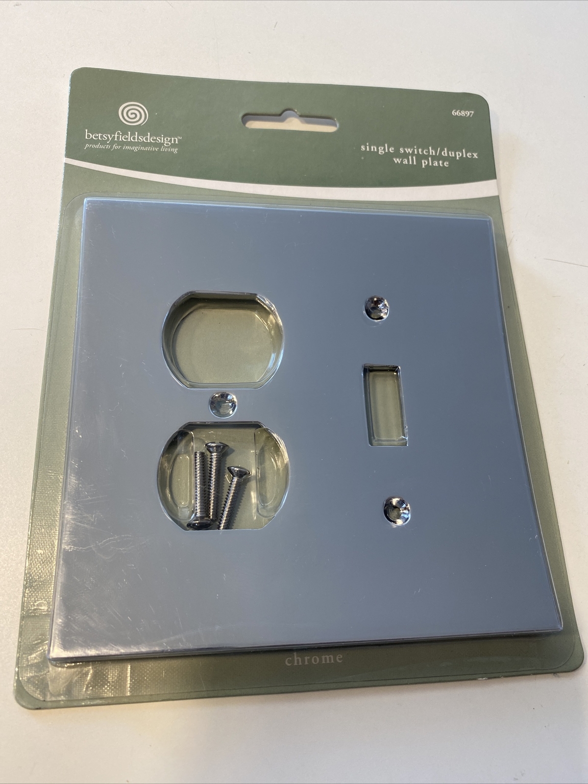 Single Switch/Duplex Wall Plate #66897