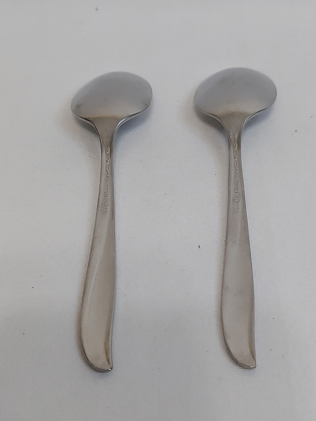 2 Oneida Community Atomic Twin Star Stainless Flatware Spoons EUC