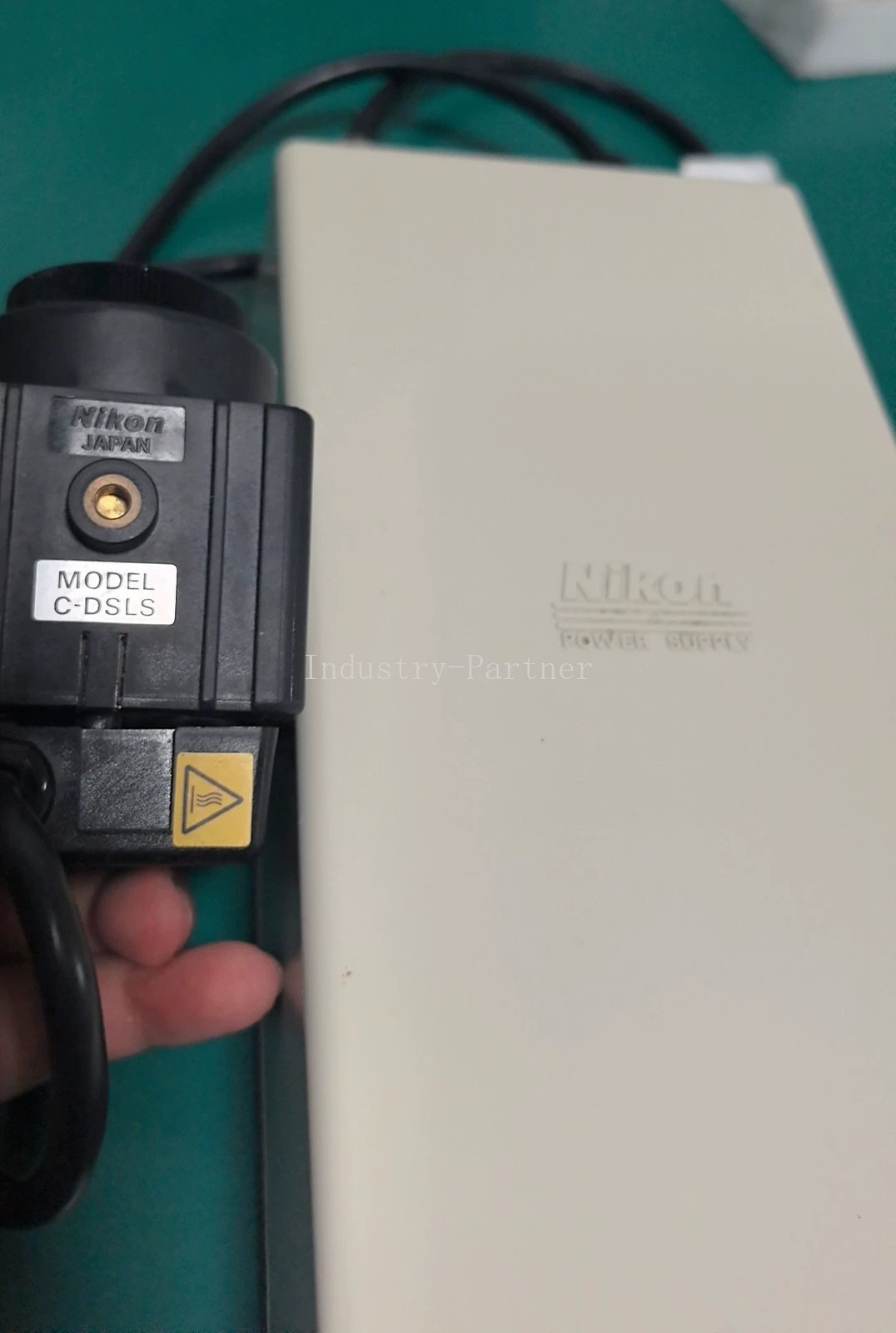 Nikon C-DSLS Microscopes Halogen illuminator + LTN-PSE30 230V Power Supply.