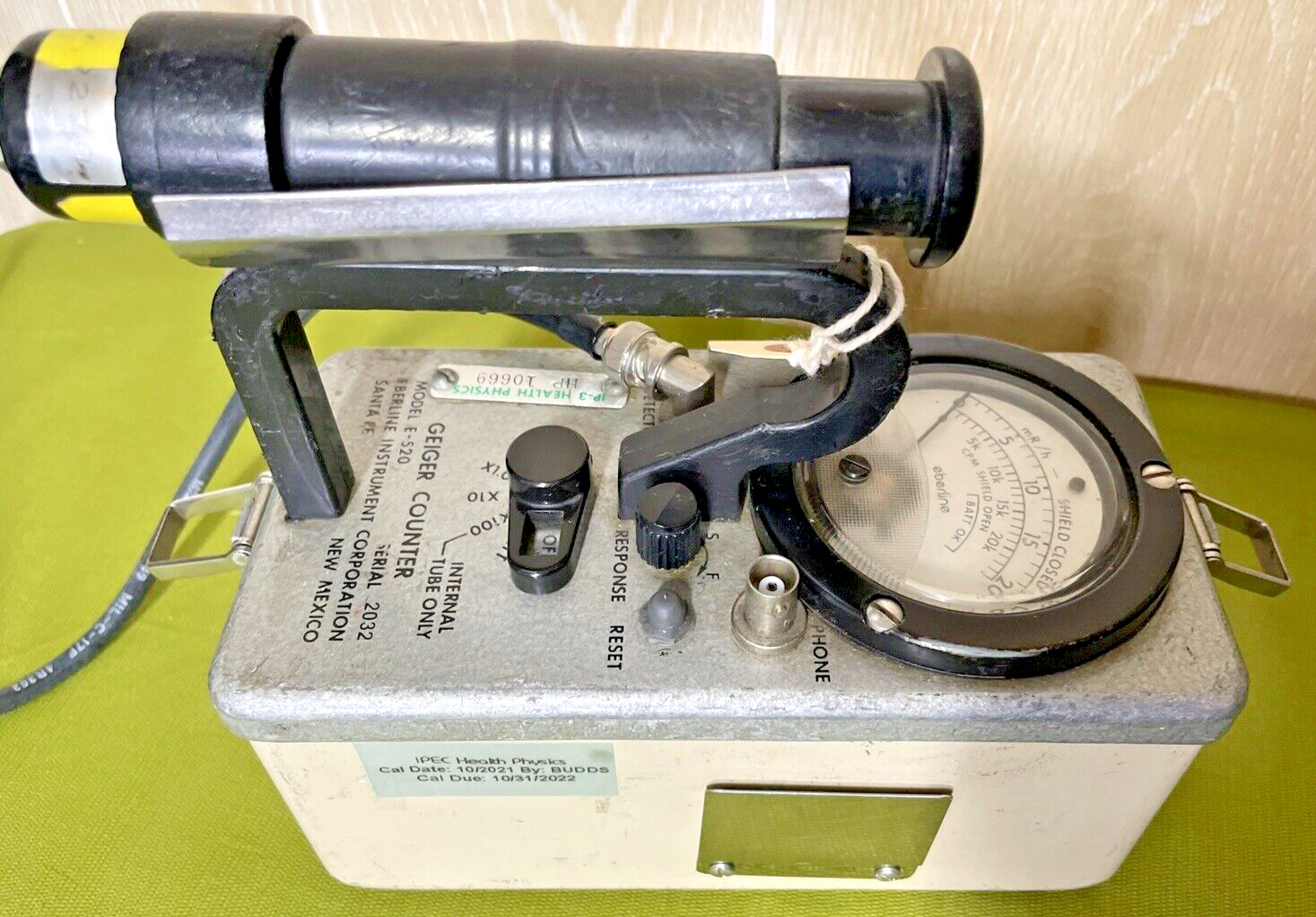 Eberline E520 Radiation Geiger Counter Meter with HP270 Probe