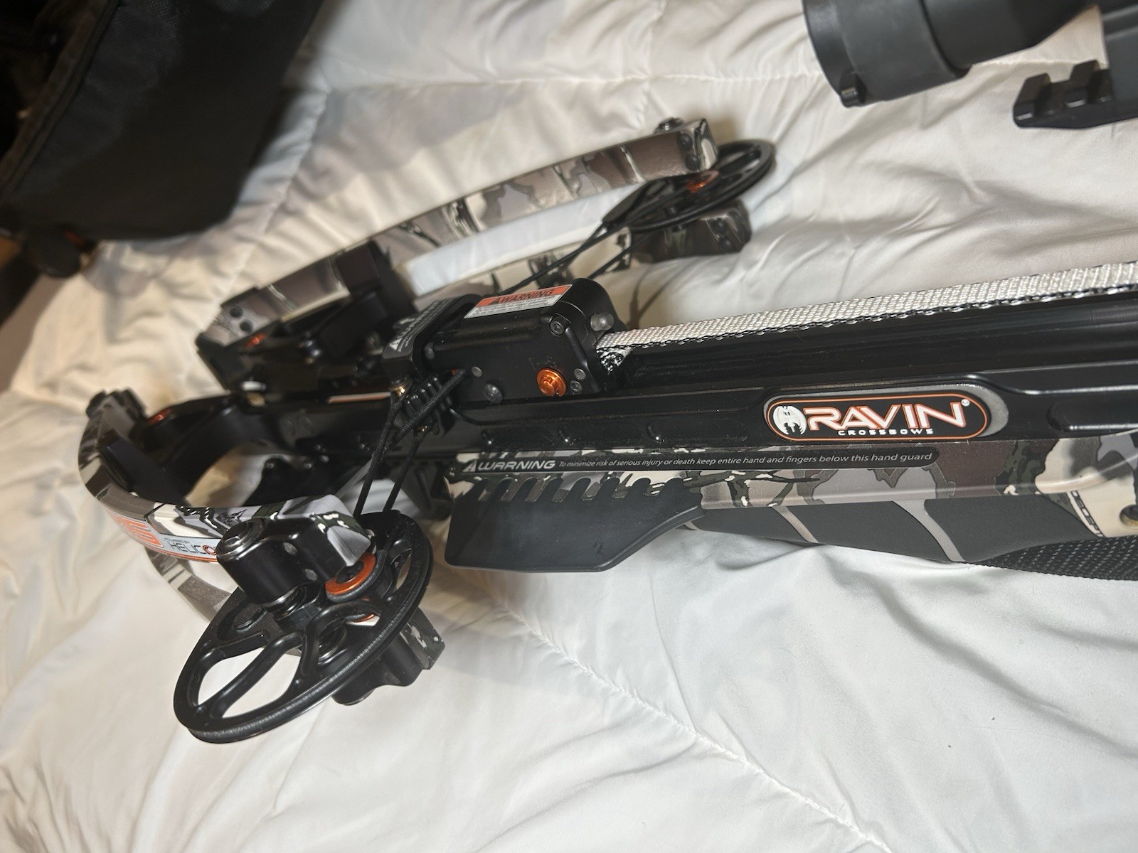 Ravin Crossbows R15 Helicoil Crossbow 400 fps Ambidextrous w/ Accessories