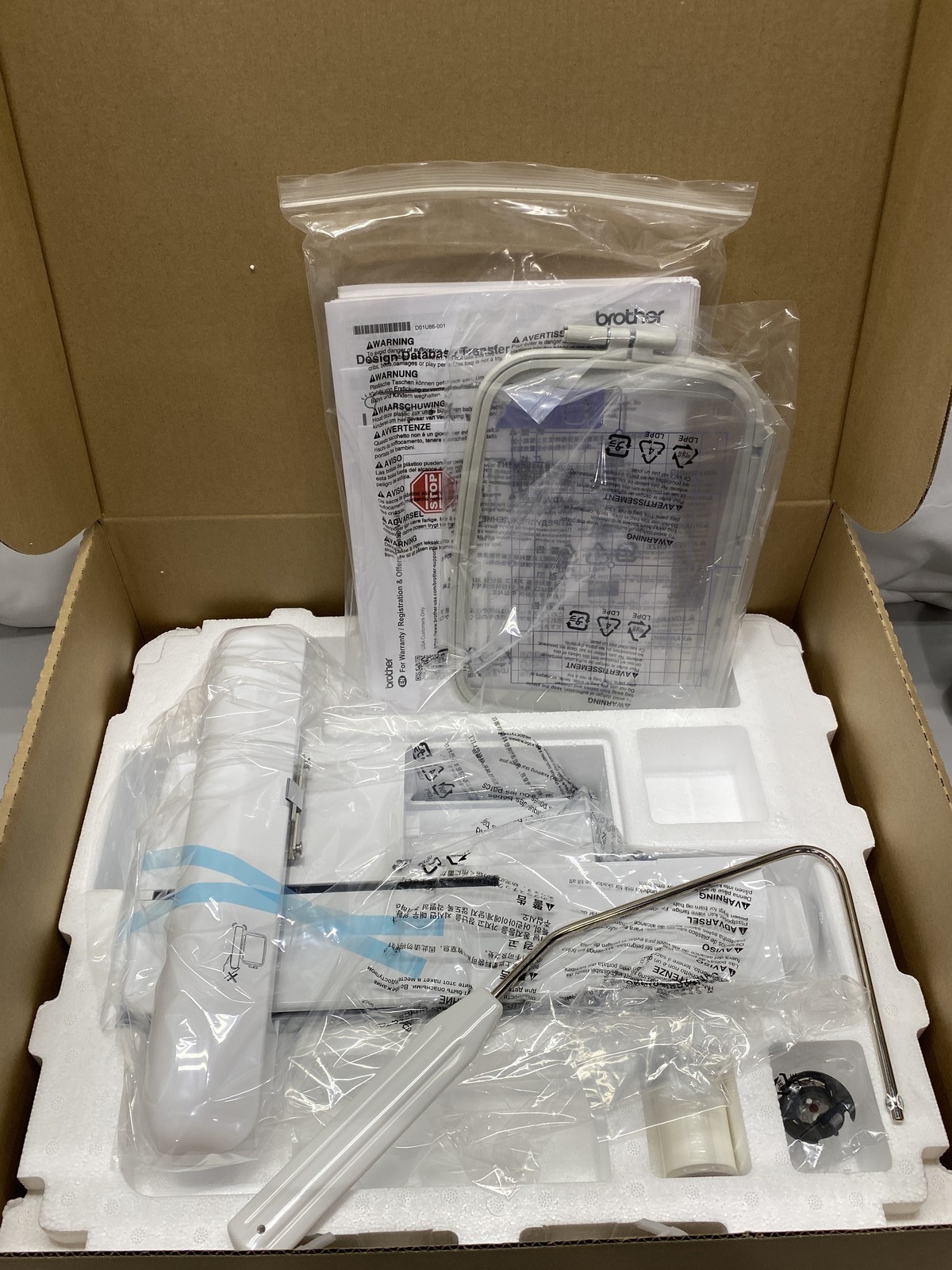 Brother SE200 Computerized Sewing Machine and Embroidery Machine