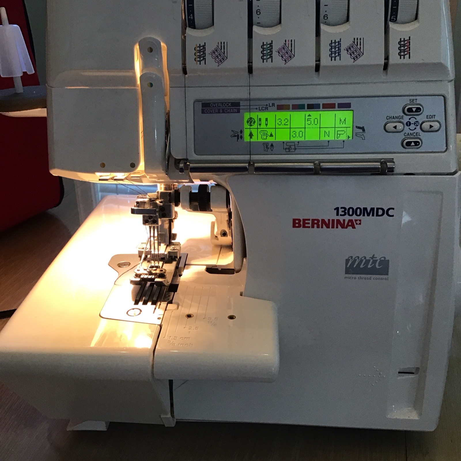 Bernina 1300DC Overlocker Serger Machine