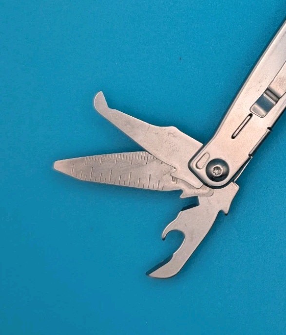 LEATHERMAN WINGMAN MULTI-TOOL! FAST SHIPPING!