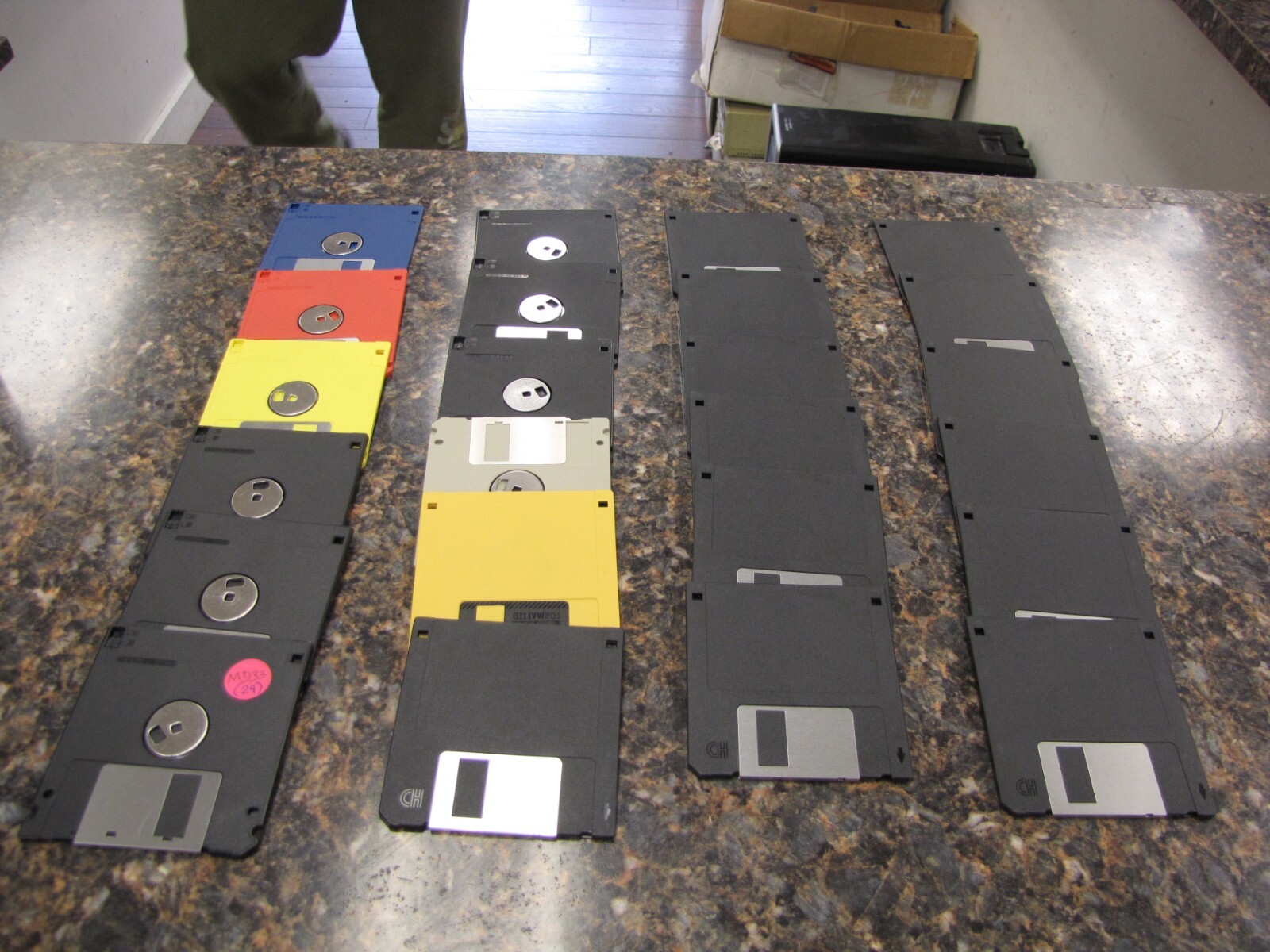 Lot of (24) Vintage Software 3.5" Floppy Disks - BLANK - MD33