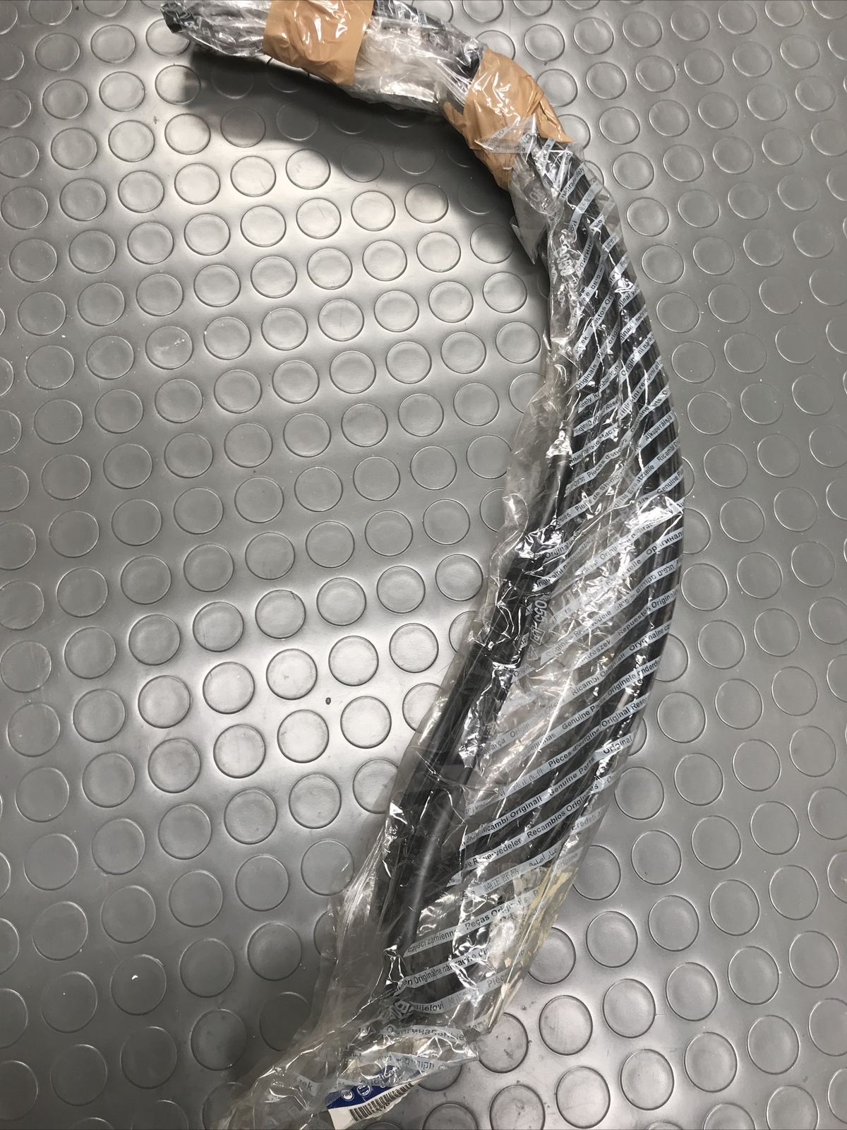 lancia ypsilon windscreen gasket 51704098