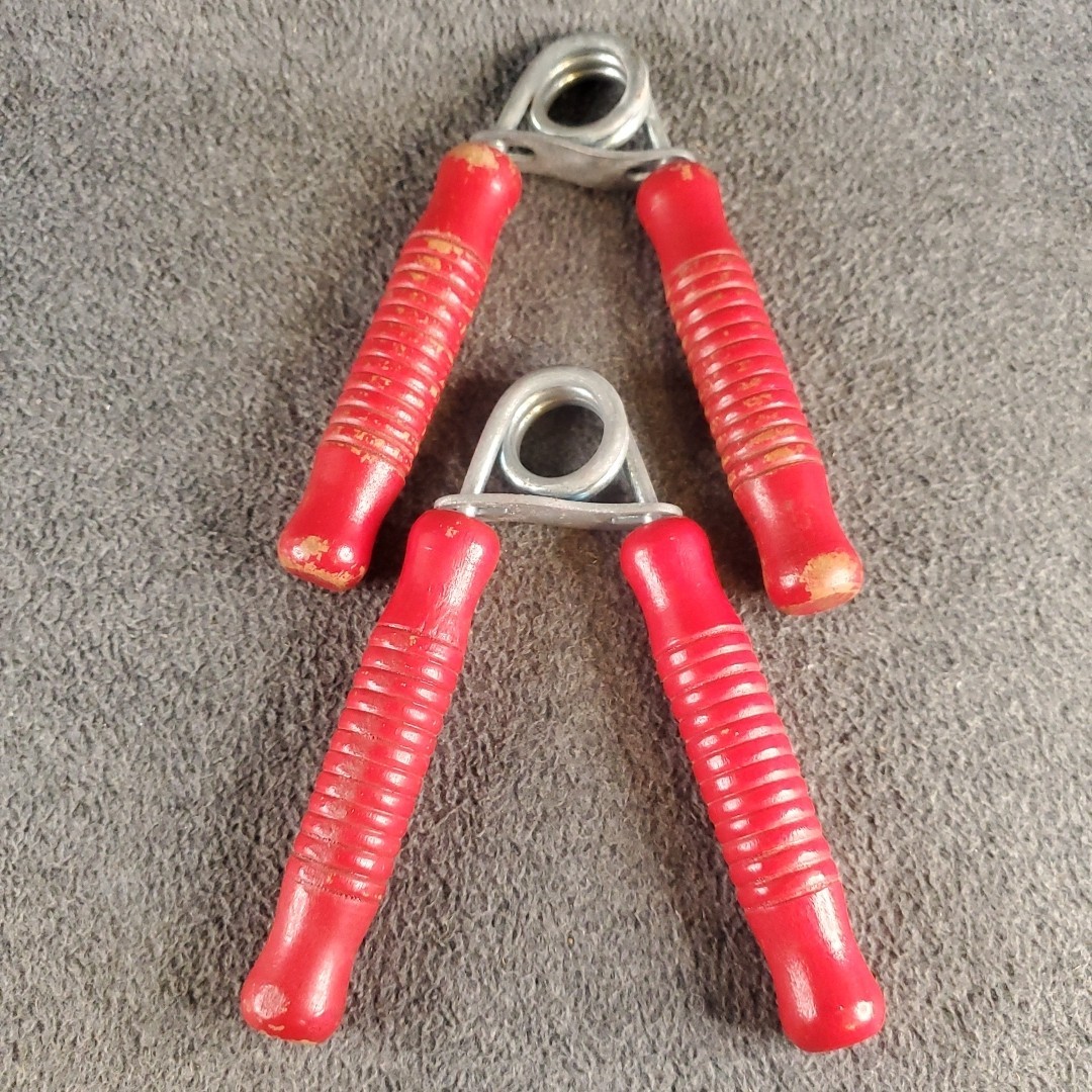 Vintage Wooden Wood Handle Hand Grip Exercise Grip Strengthener - Red - Set of 2