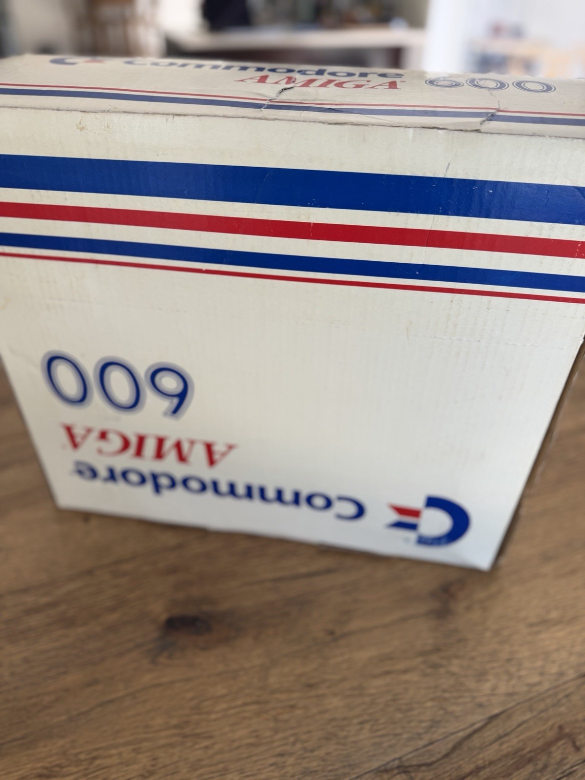 Commodore Amiga 600 , In Original Box, Super!!, 110v Power Supply.