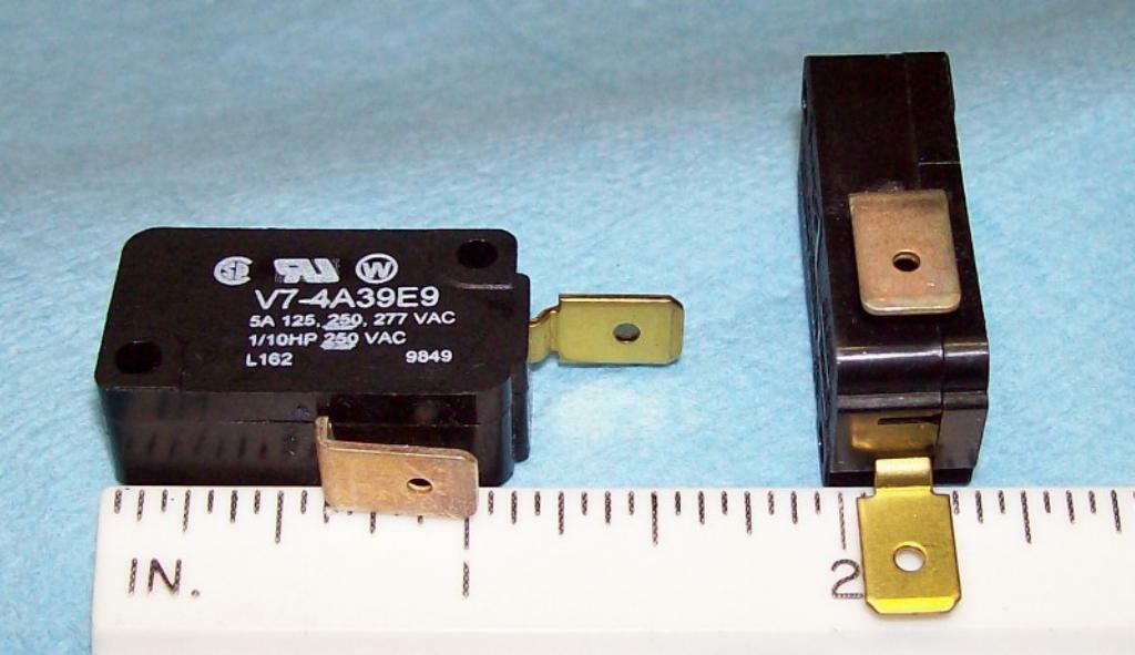 Lot of 100 -  Honeywell V7-4A39E9 - Premium Miniature Snap Action SPST NC 5A 125
