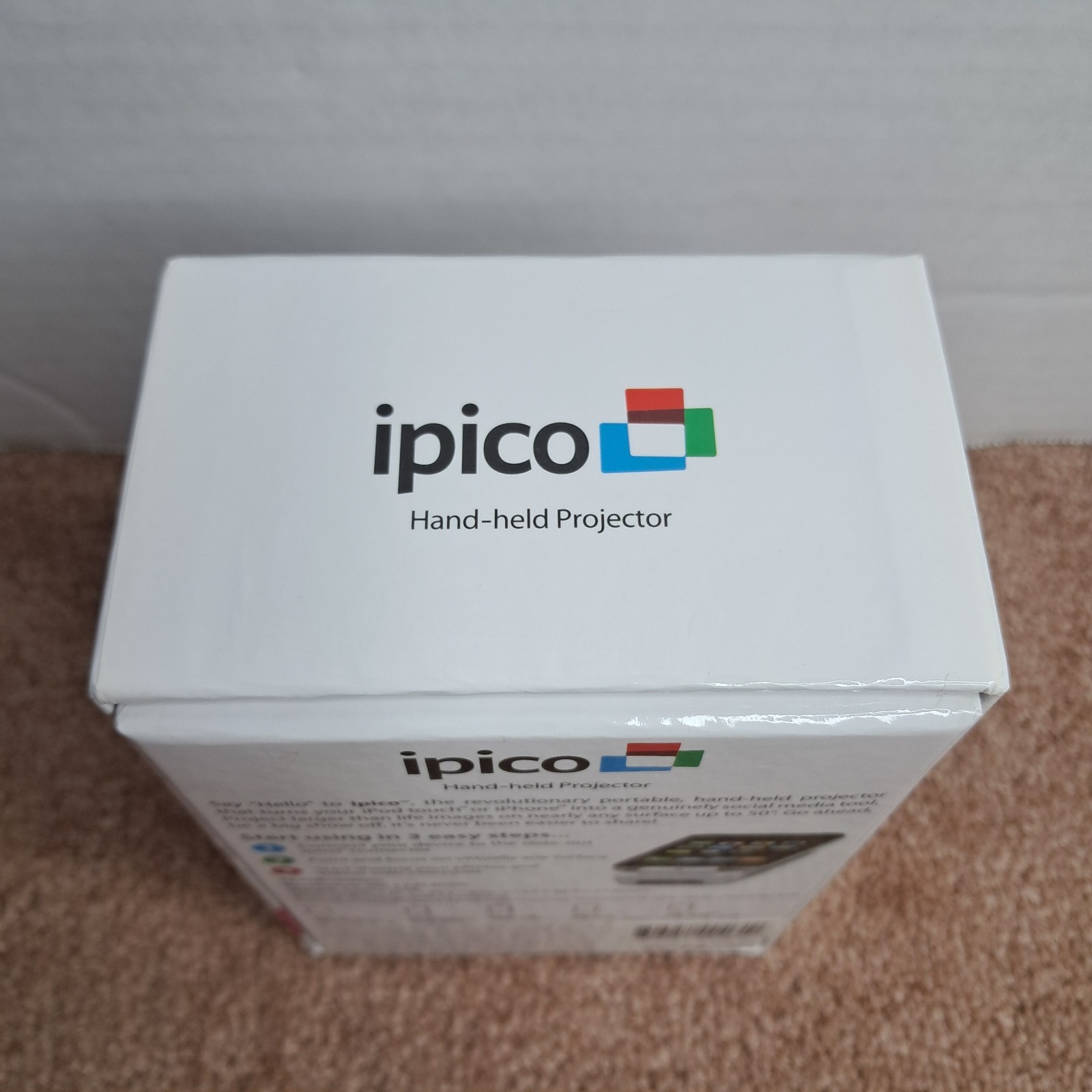Ipico Hand Held Projector For iPod and iPhone General Imaging PJ205 Open Box