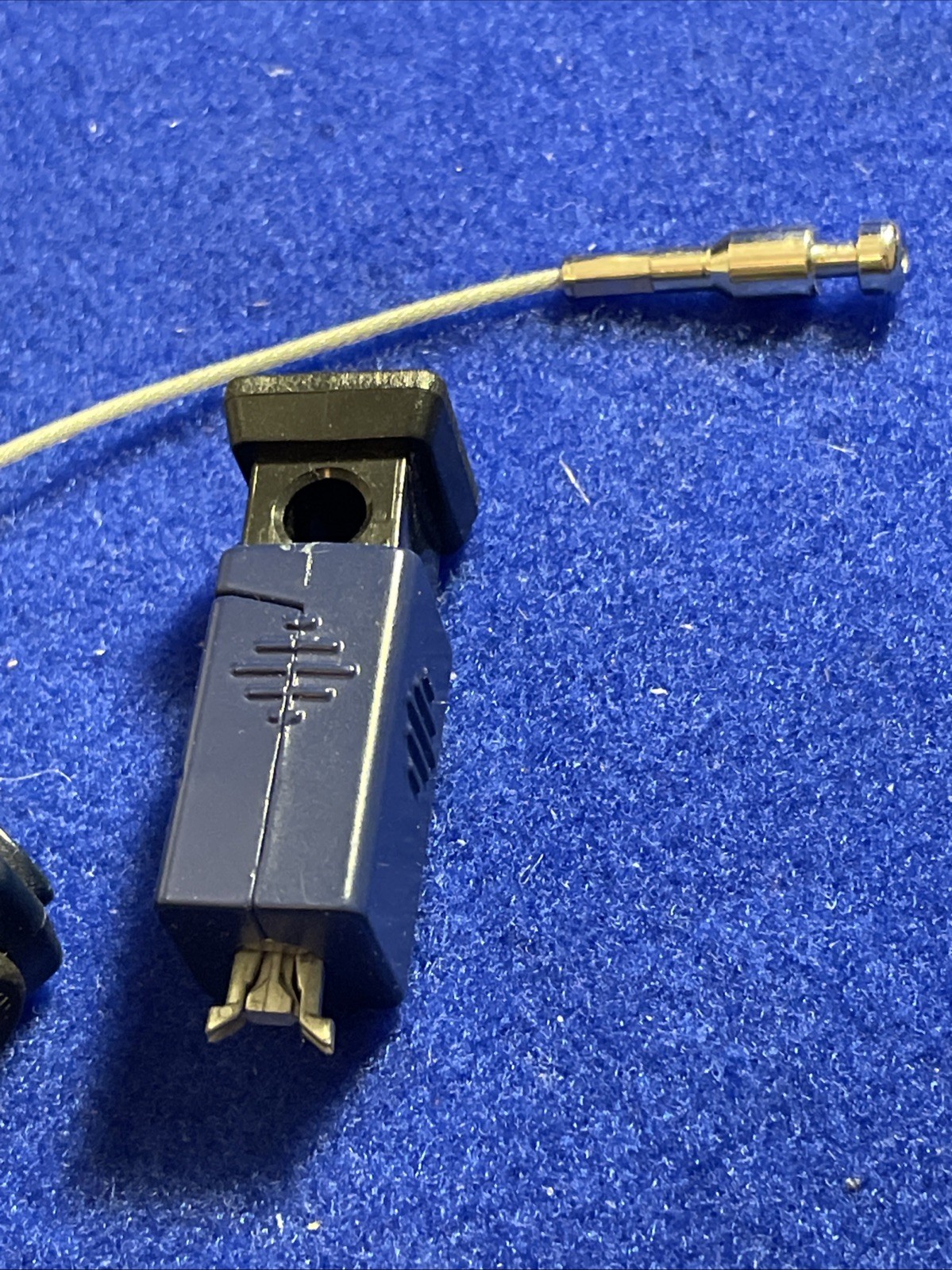 DIGITAL INNOVATIONS RETRACTABLE LAPTOP LOCK MODEL #90108
