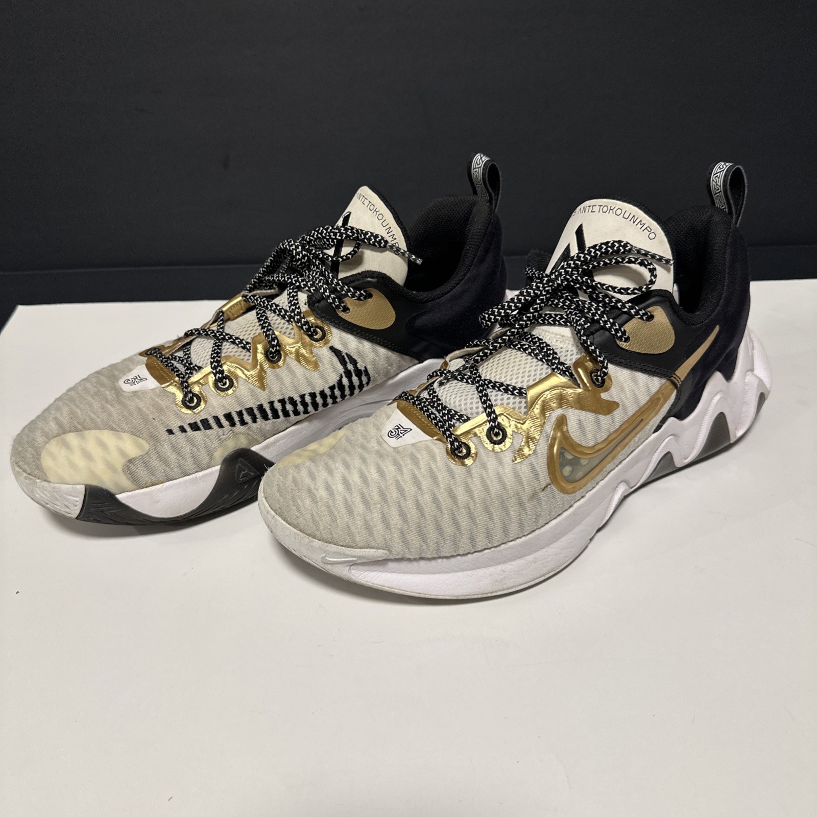 Nike Giannis Immortality Championship Size 10.5 White Gold CZ4099-100 Basketball
