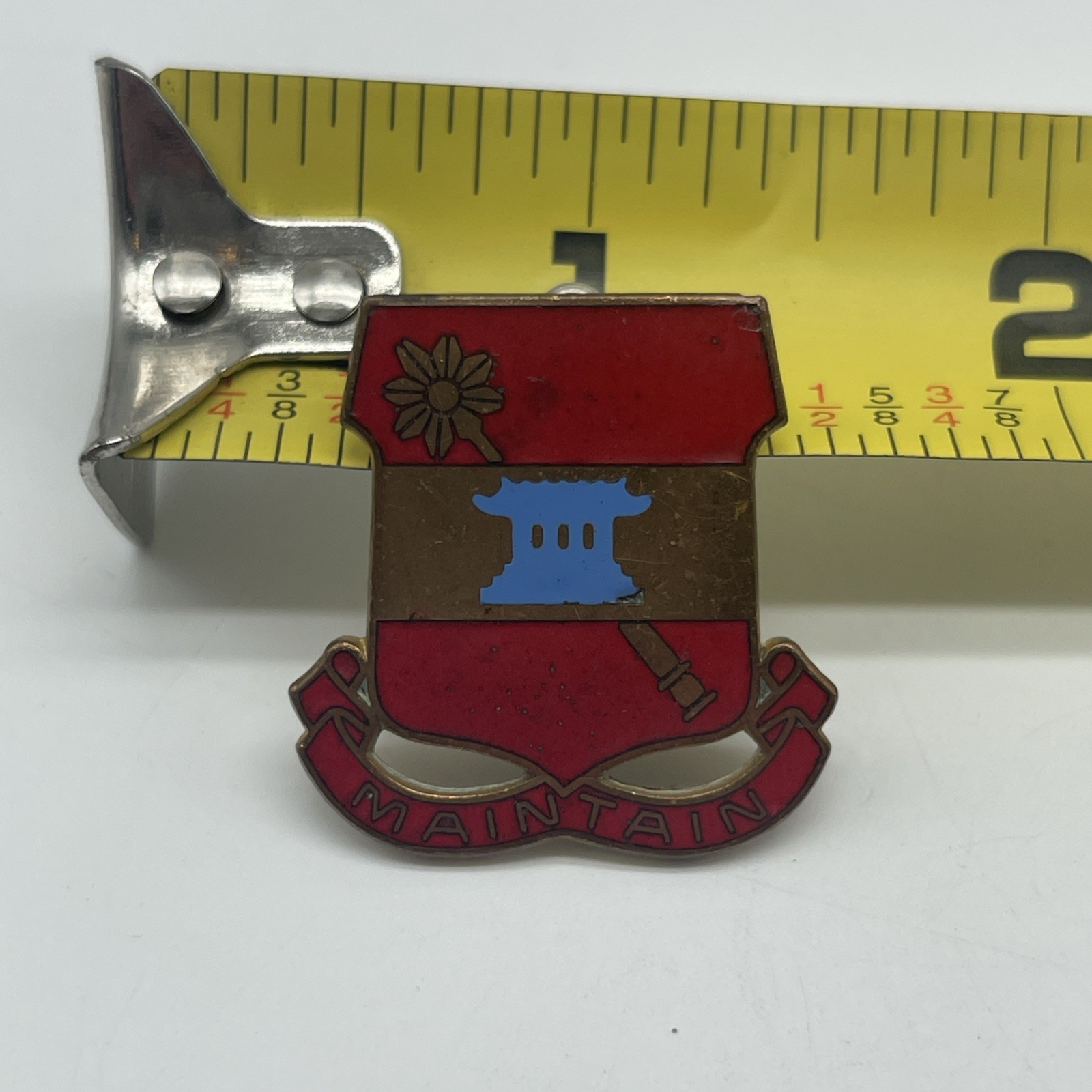 U.S. Military 703rd Maintenance Battalion DI DUI Crest Pin Insignia MAINTAIN