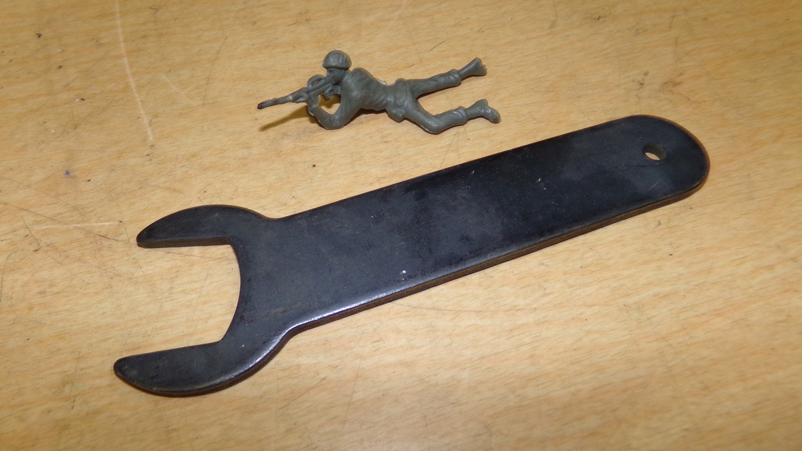 40303 Black Wrench *Free Shipping*