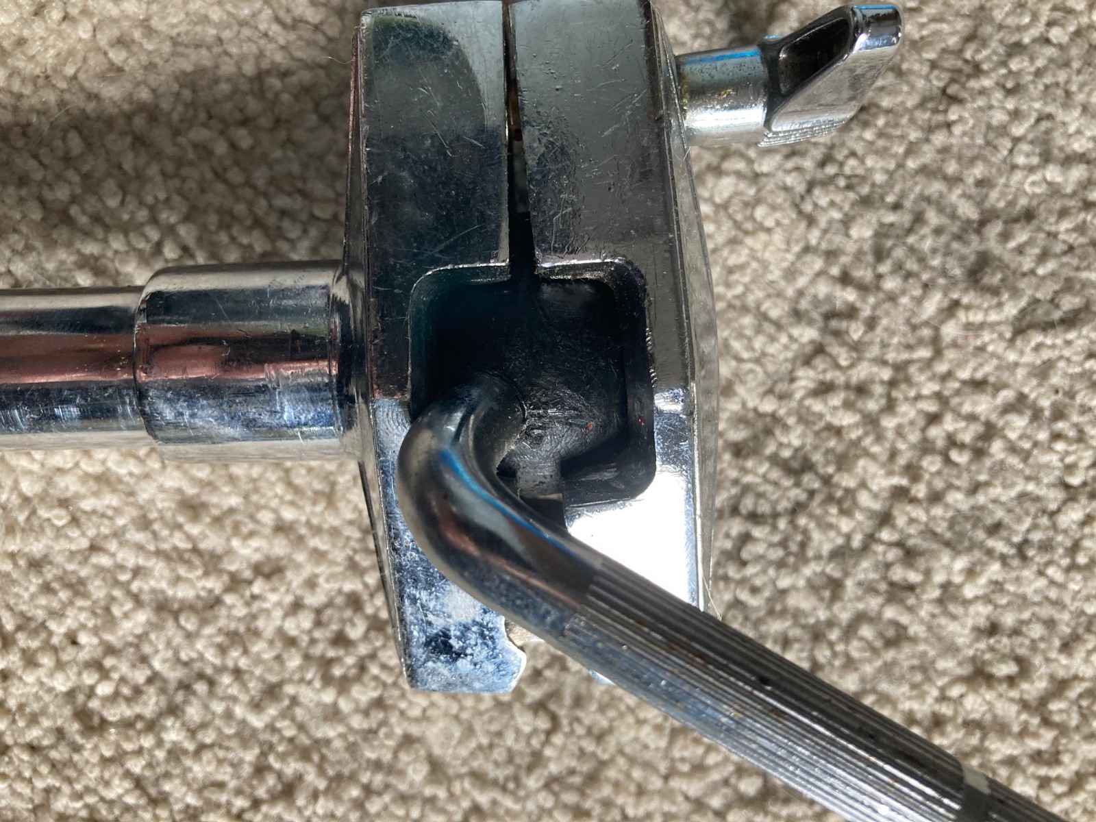 Single Tom holder with arm used
