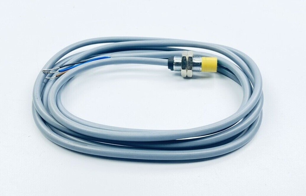 UNUSED TURCK Ni5-G12K-AP6X PROXIMITY SENSOR