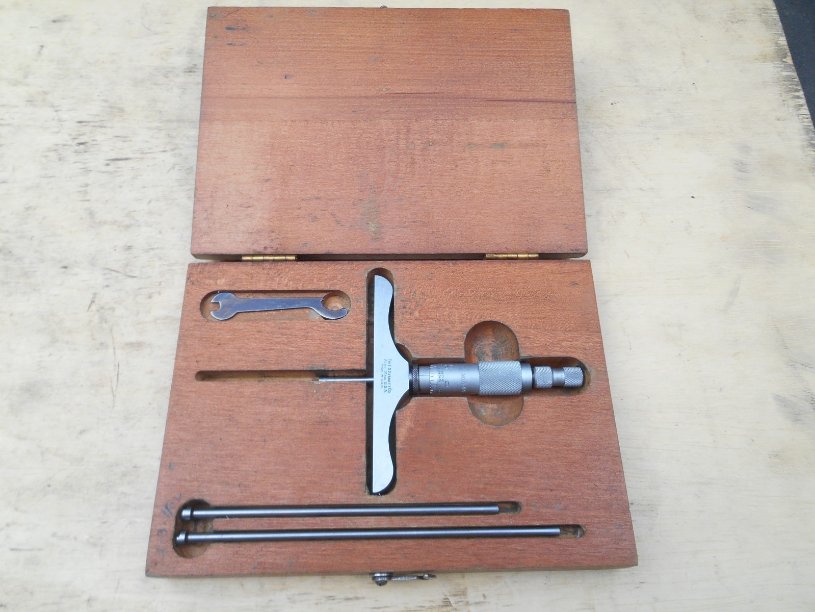 Vintage Starrett 445 Depth Micrometer, 4" Base, 0" - 3" range