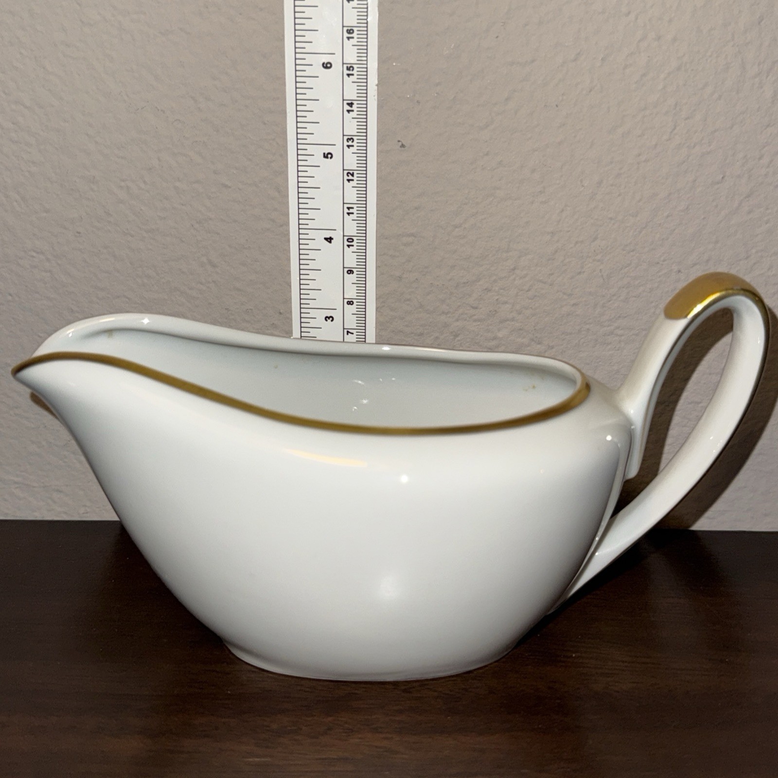 Bavaria Entuurf Prof. Karl (WHITE w/ gold trim JAPAN) Gravy Boat dish