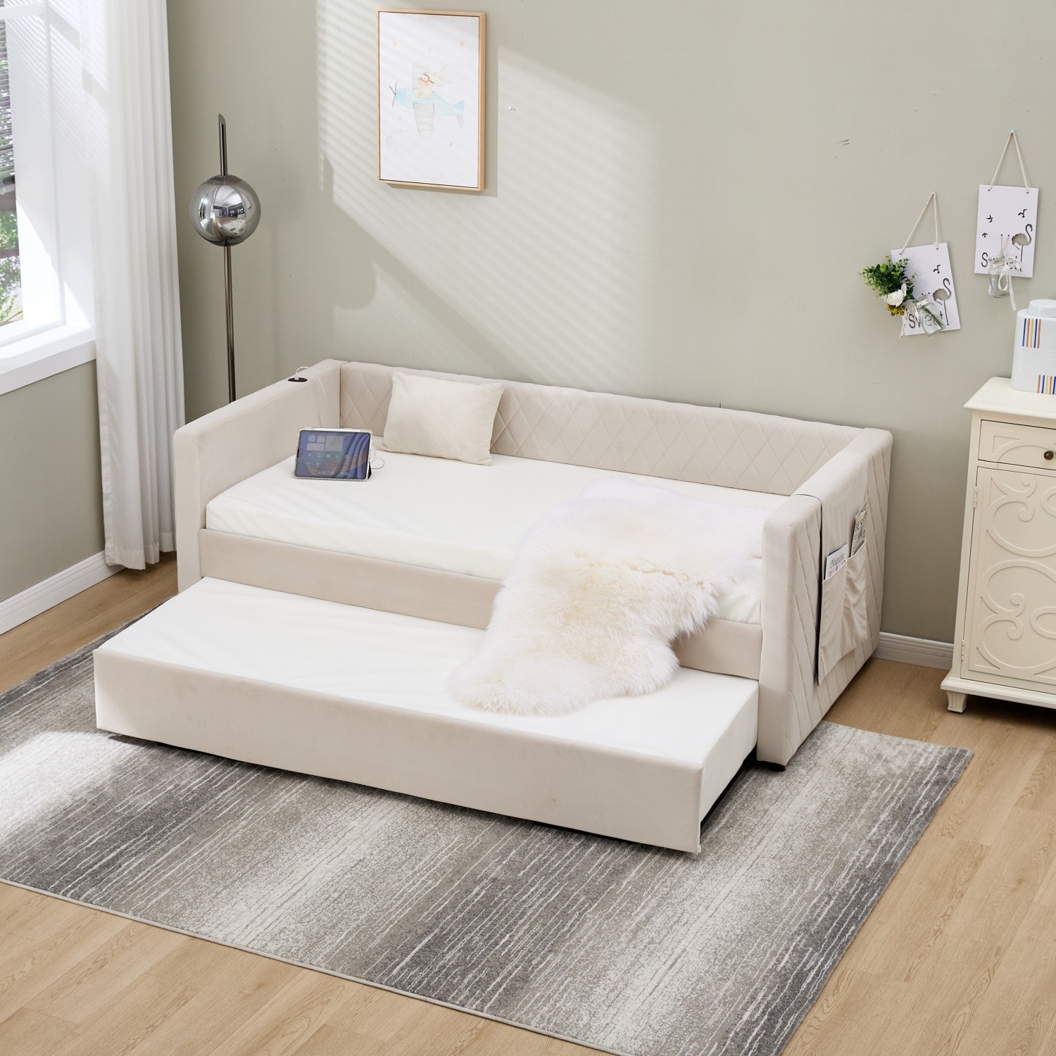 Twin Size Daybed Velvet Upholstered Bed Frame Sofa Bed w/ Trundle & USB Ports