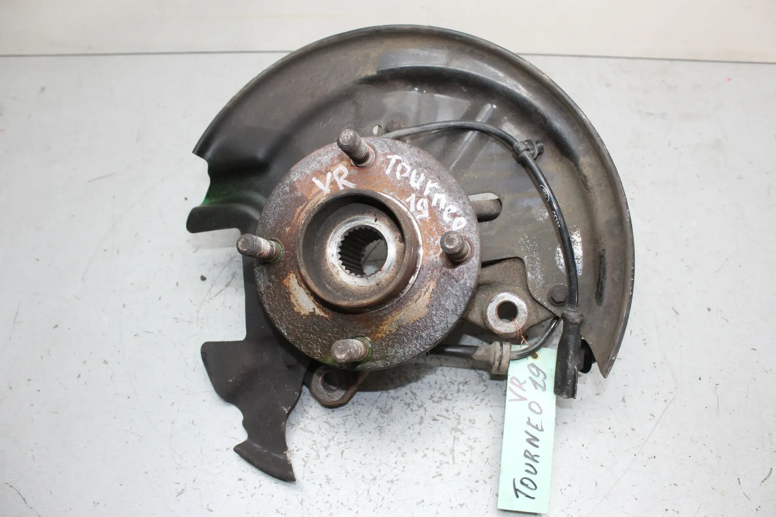 Wheel hub ABS front right Ford Tourneo Courier B460 JU2 1.0 Built19