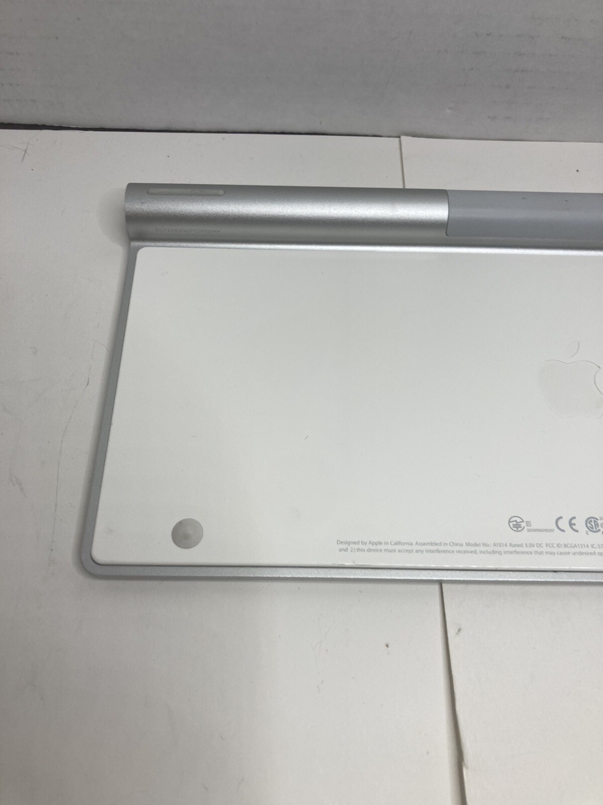 Apple Wireless Keyboard Bluetooth A1314 Battery Powered Good Condition