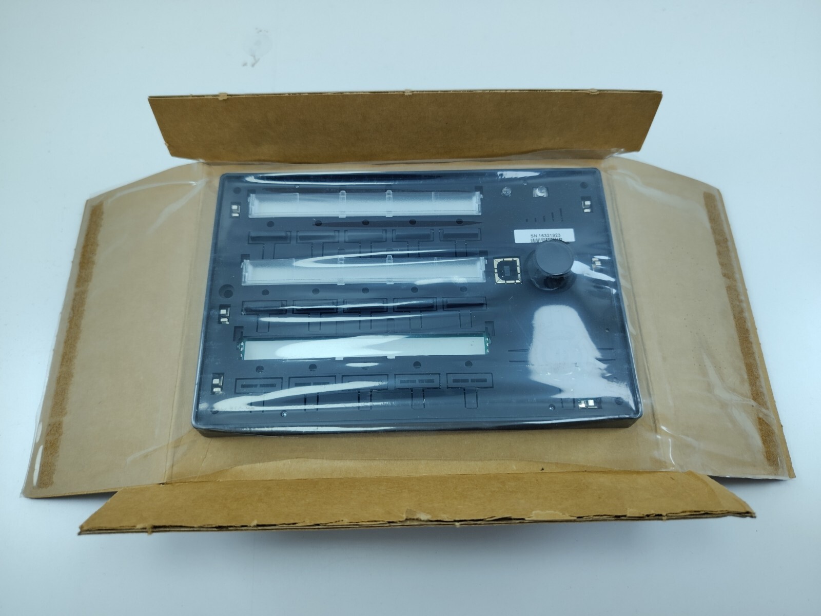 CREASTRON Media Presentation Controller M10 Black with Wall MPC-M10-B-T