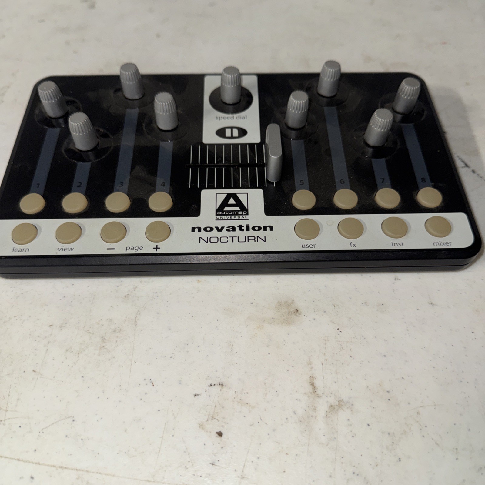 Novation: Nocturn Intelligent Plug-in Controller READ
